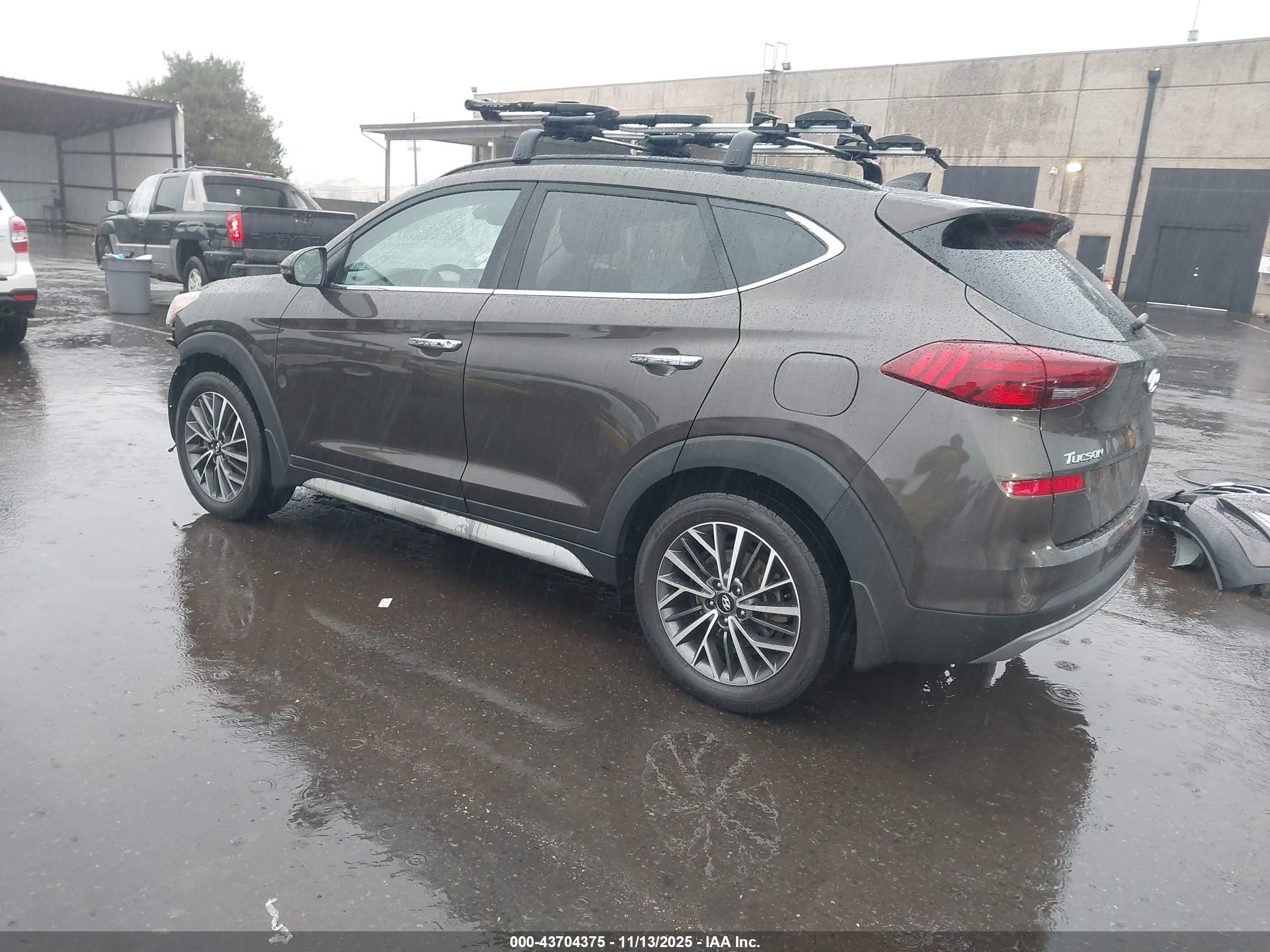 HYUNDAI TUCSON image 3