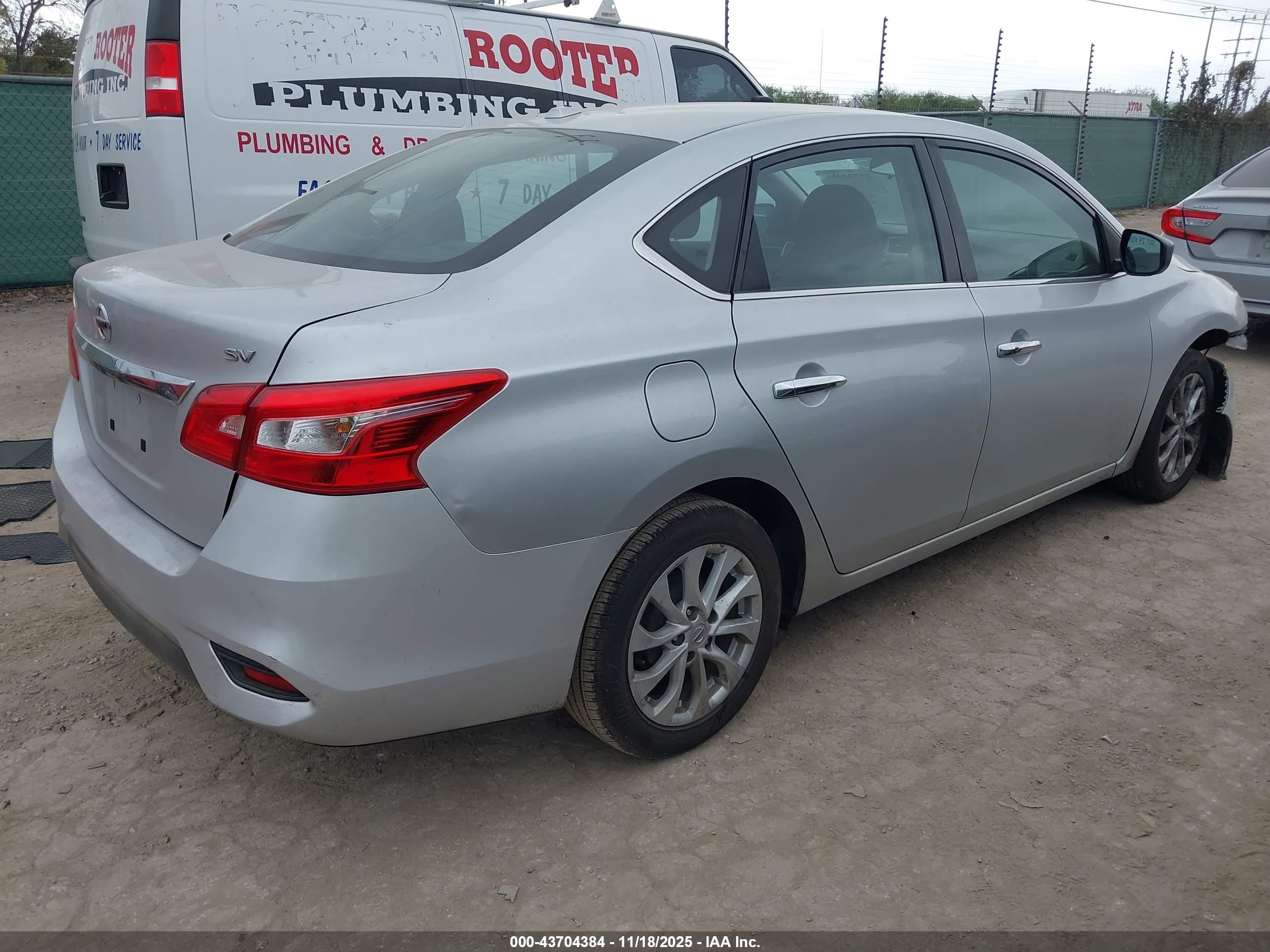 NISSAN SENTRA image 4