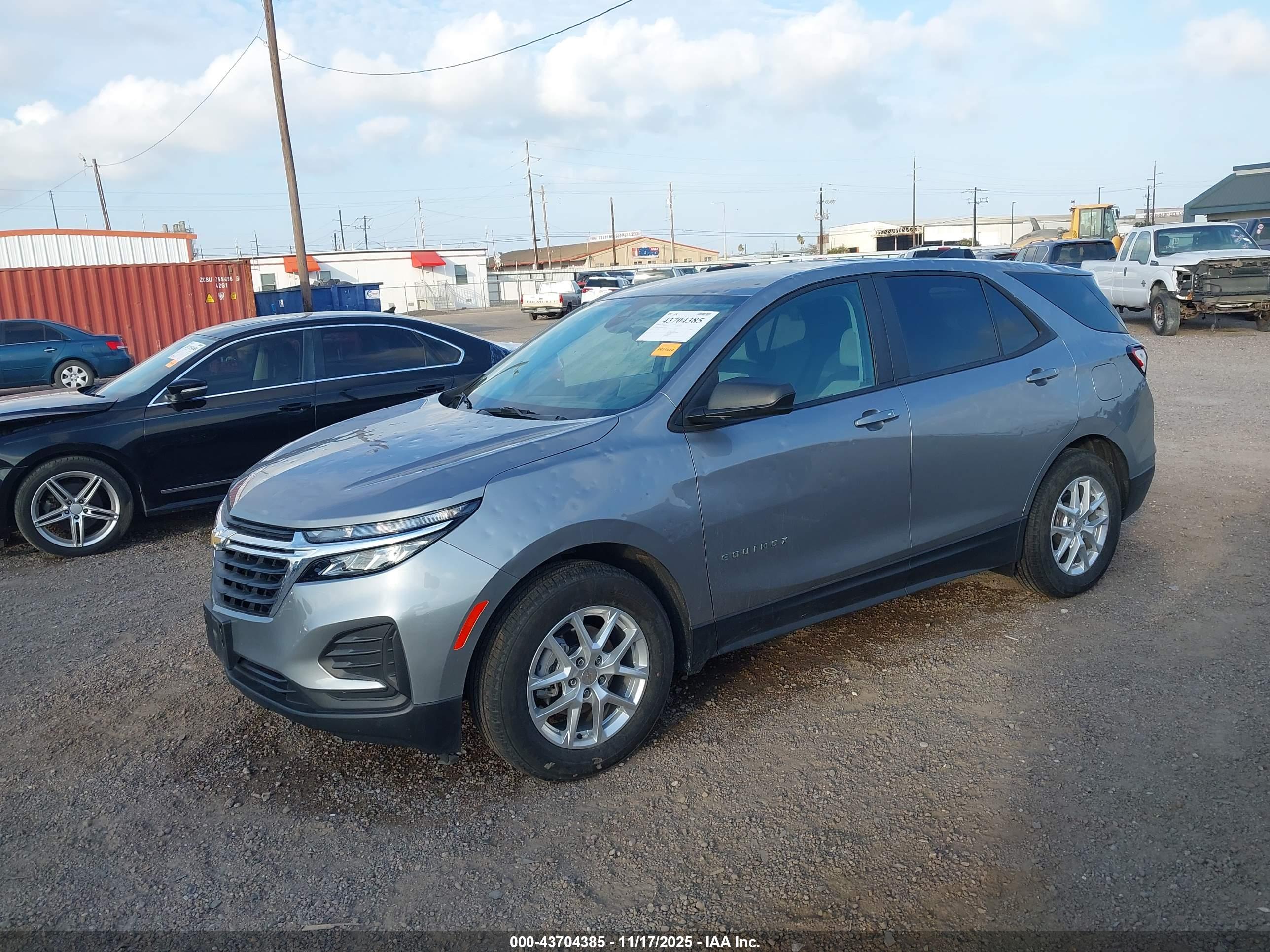 CHEVROLET EQUINOX image 2