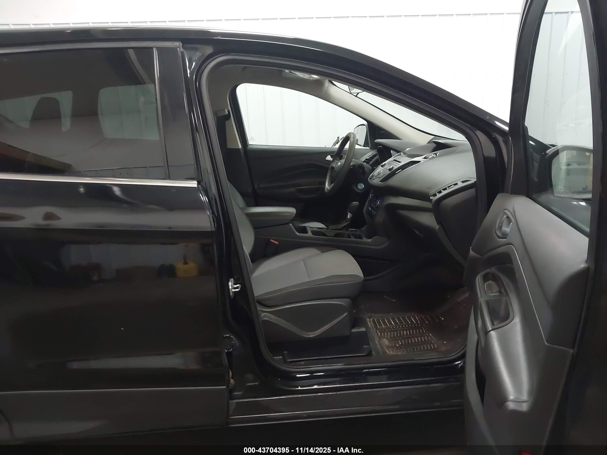 FORD ESCAPE image 5