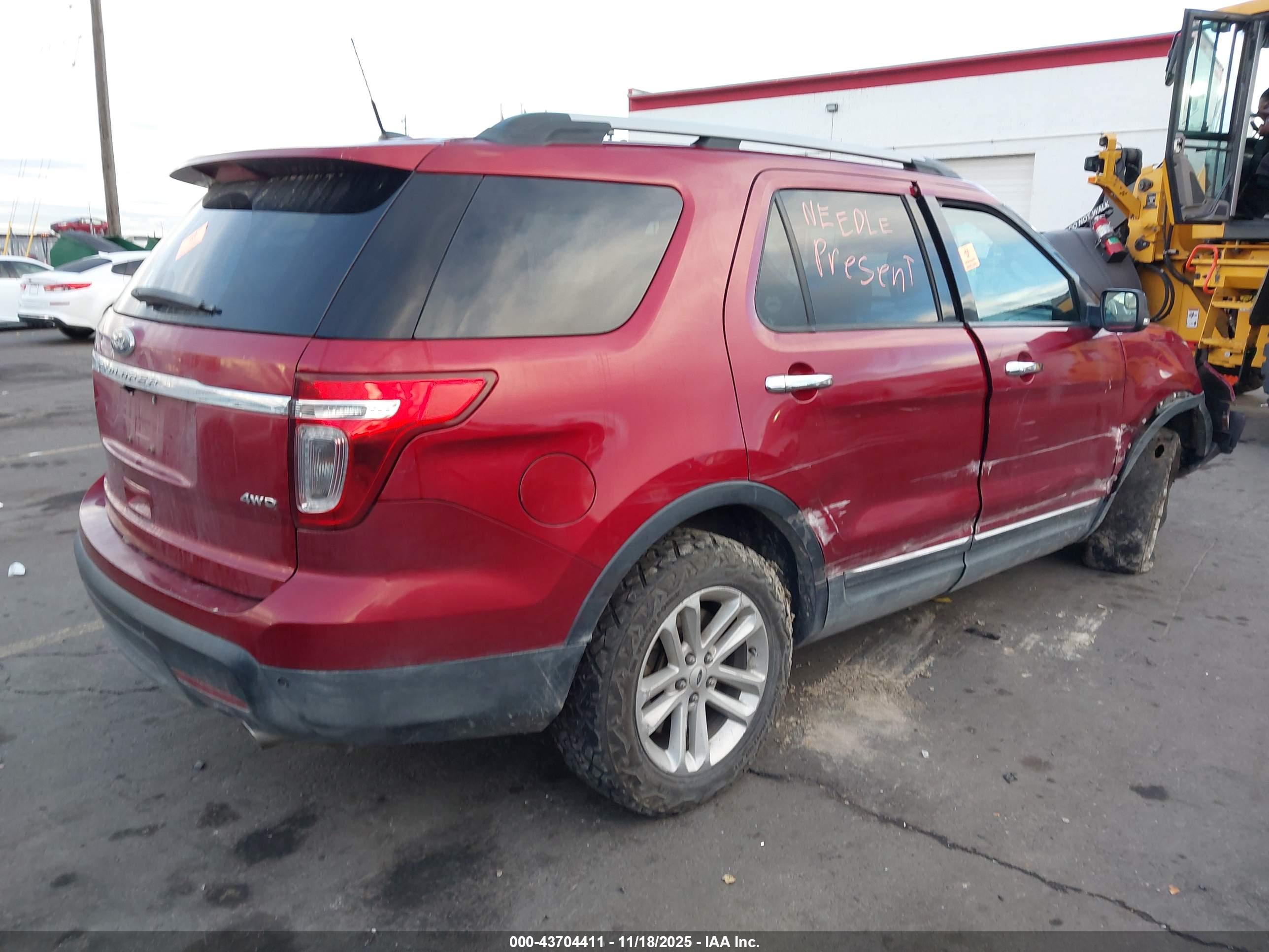 FORD EXPLORER image 4