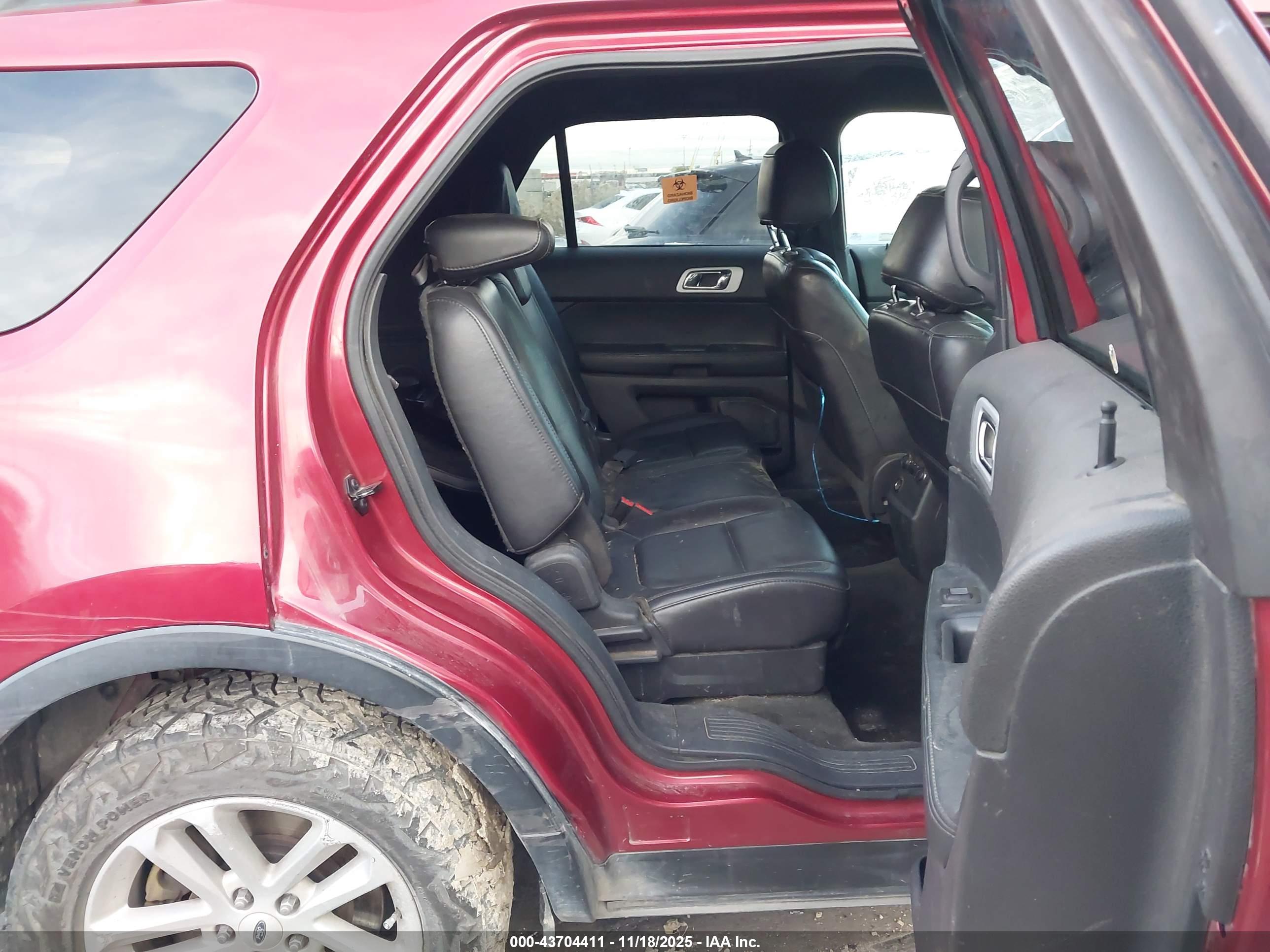 FORD EXPLORER image 8