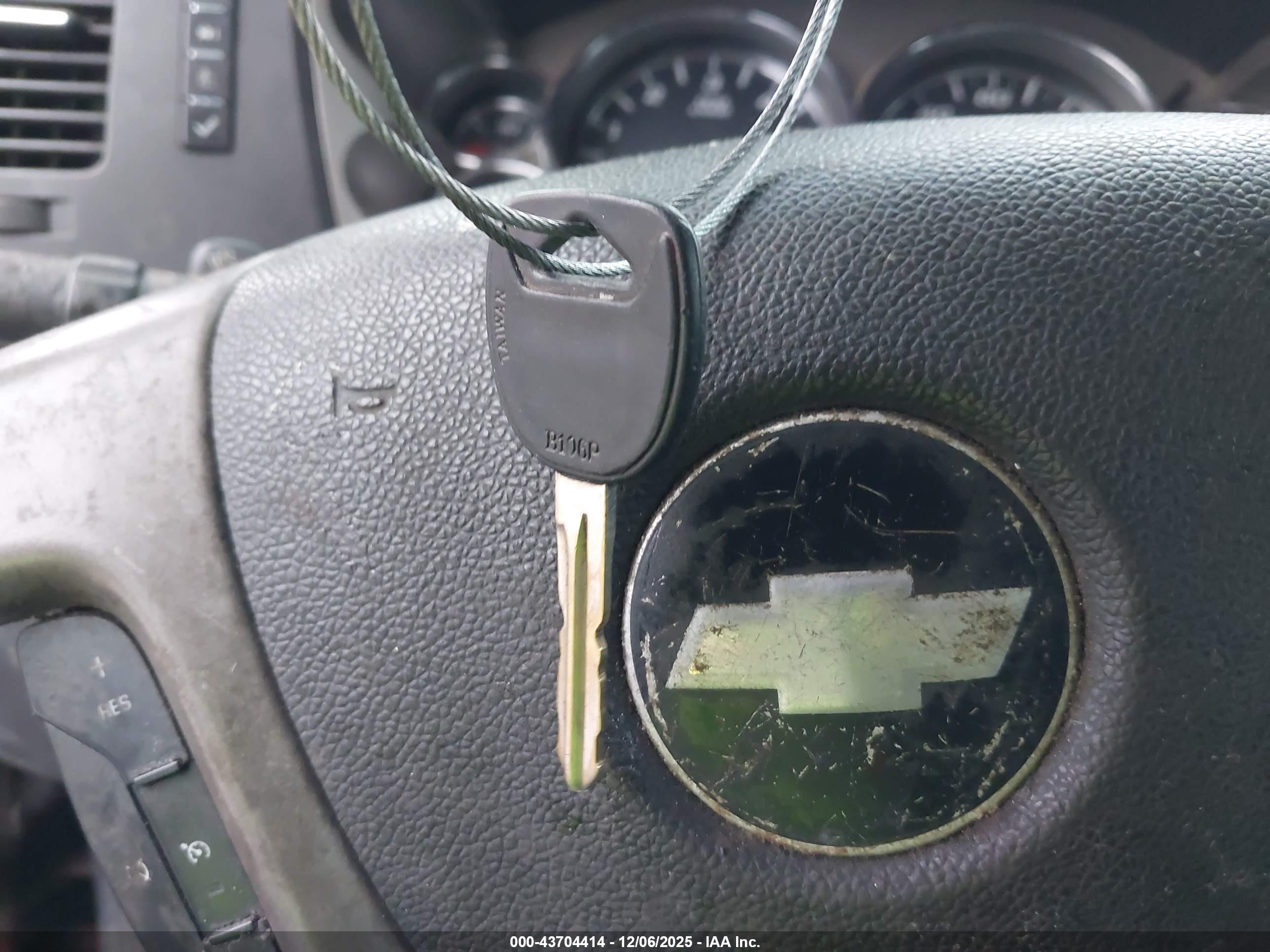 CHEVROLET SILVERADO image 11