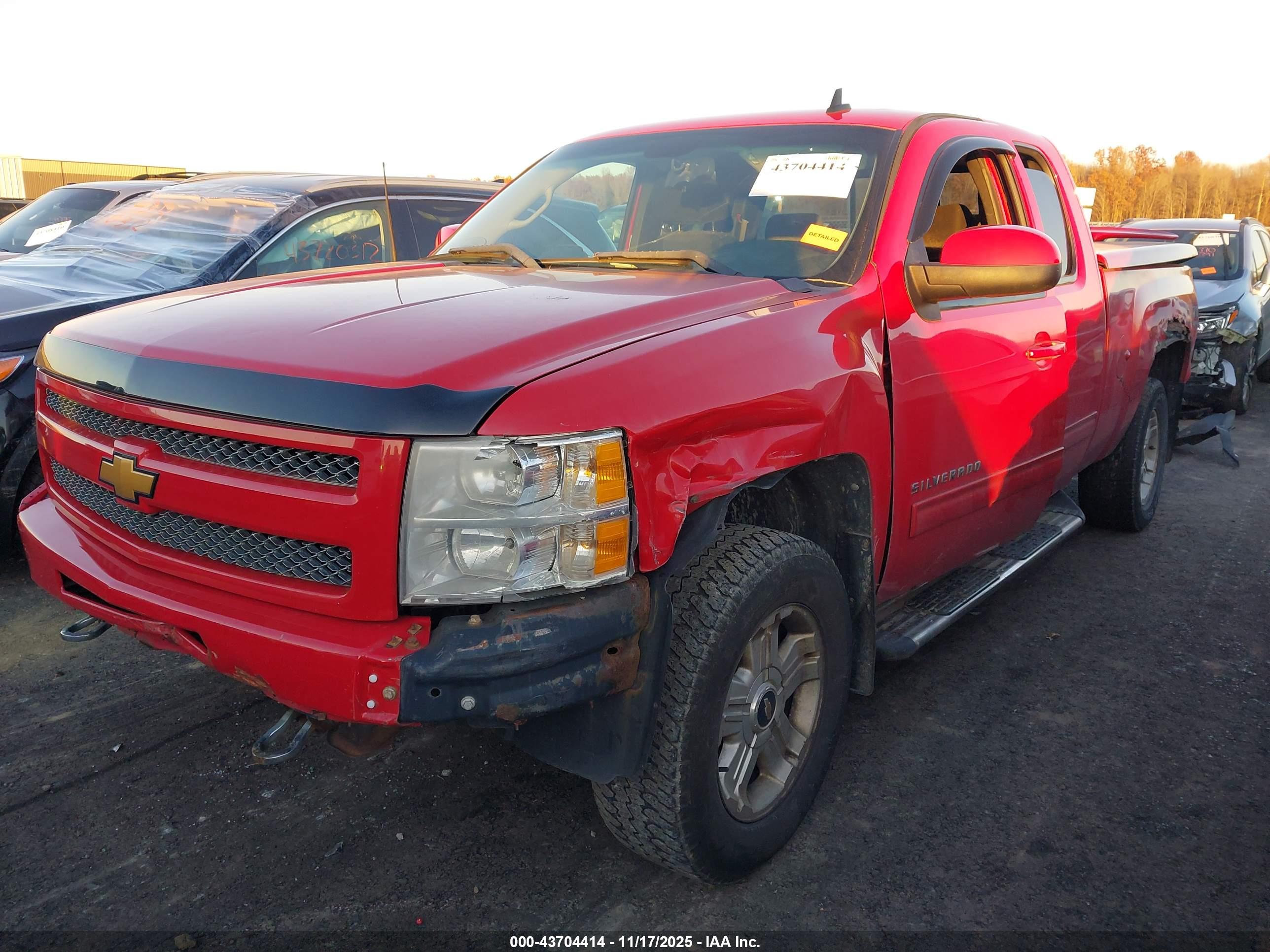 CHEVROLET SILVERADO image 2