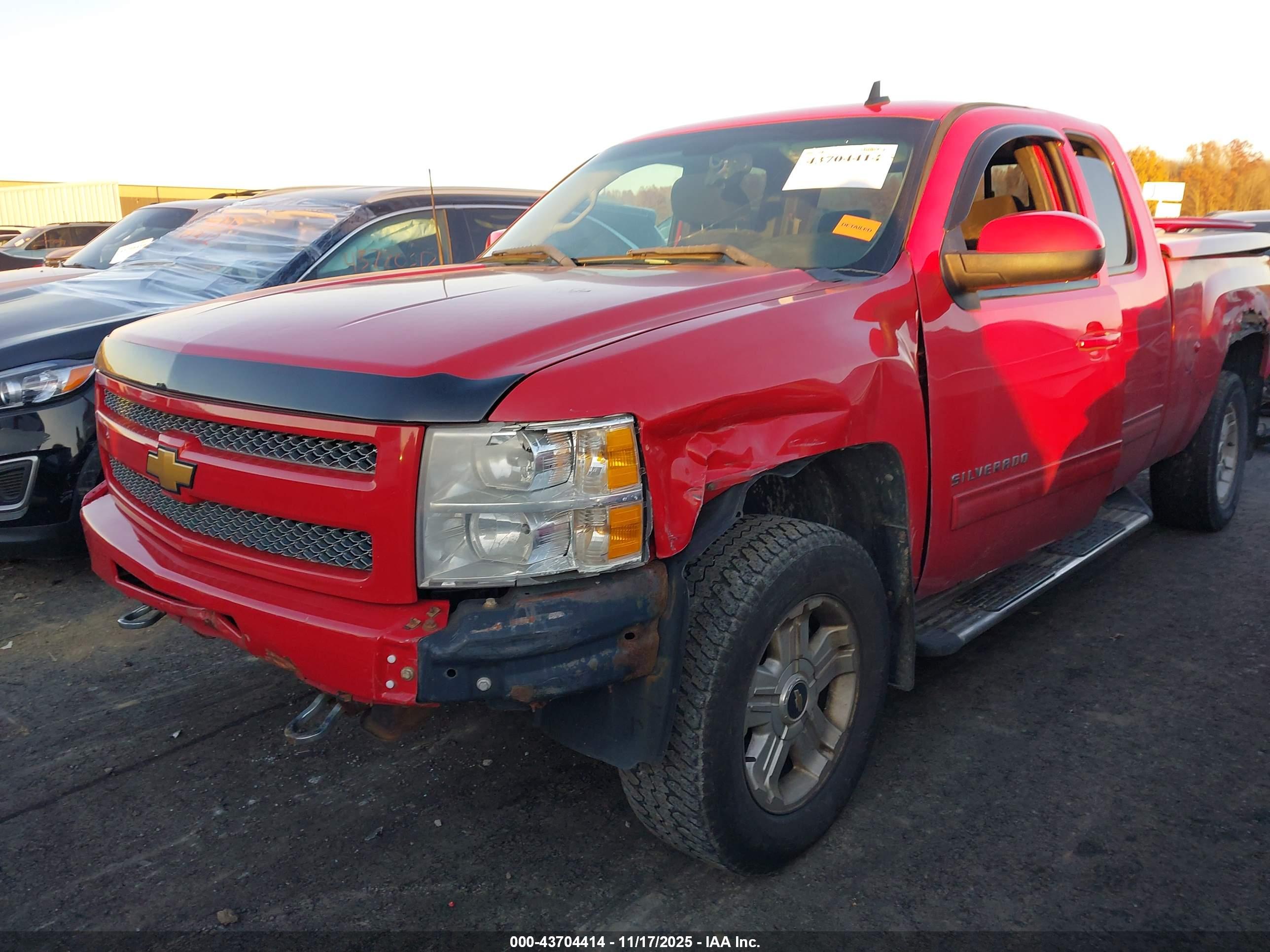 CHEVROLET SILVERADO image 6