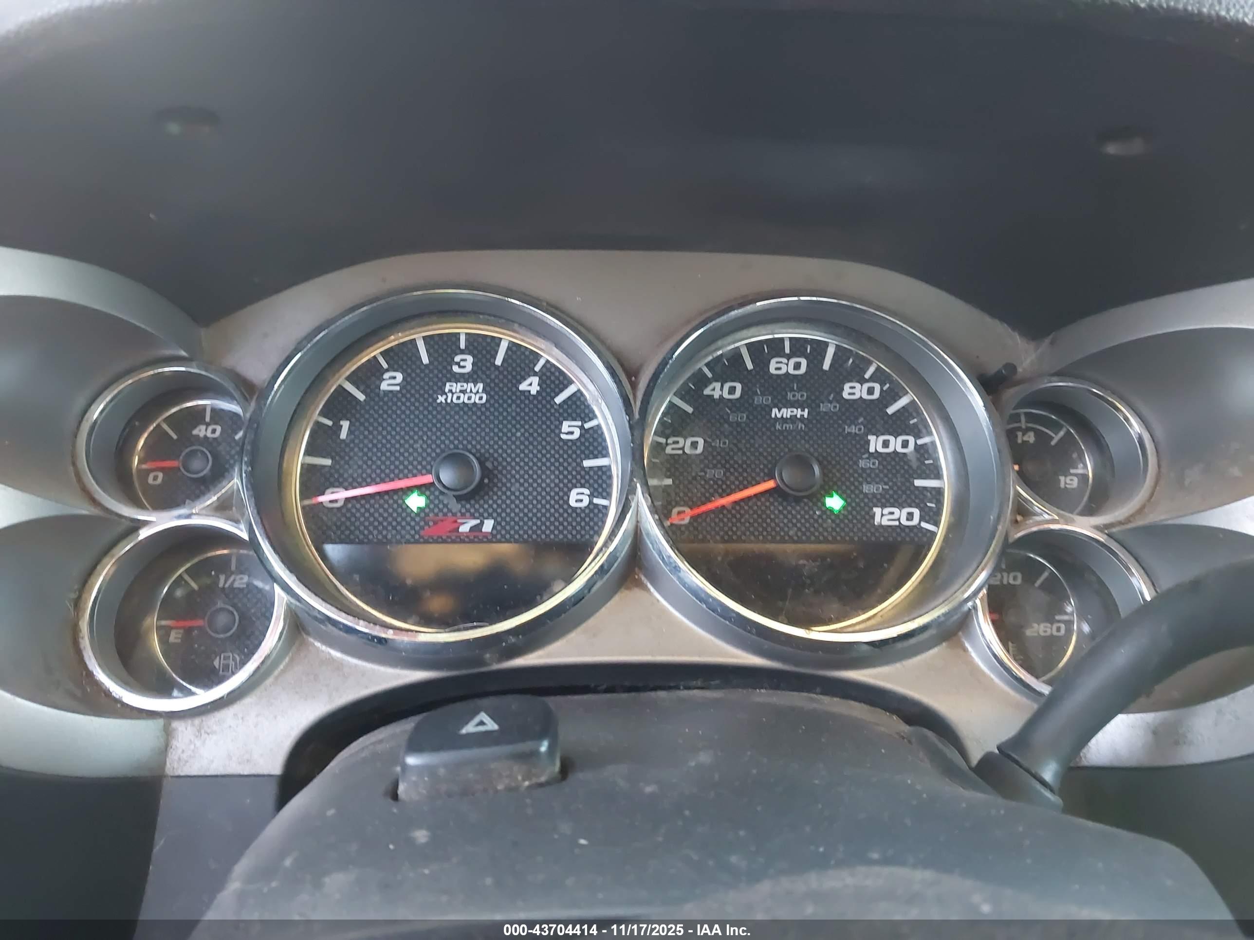 CHEVROLET SILVERADO image 7