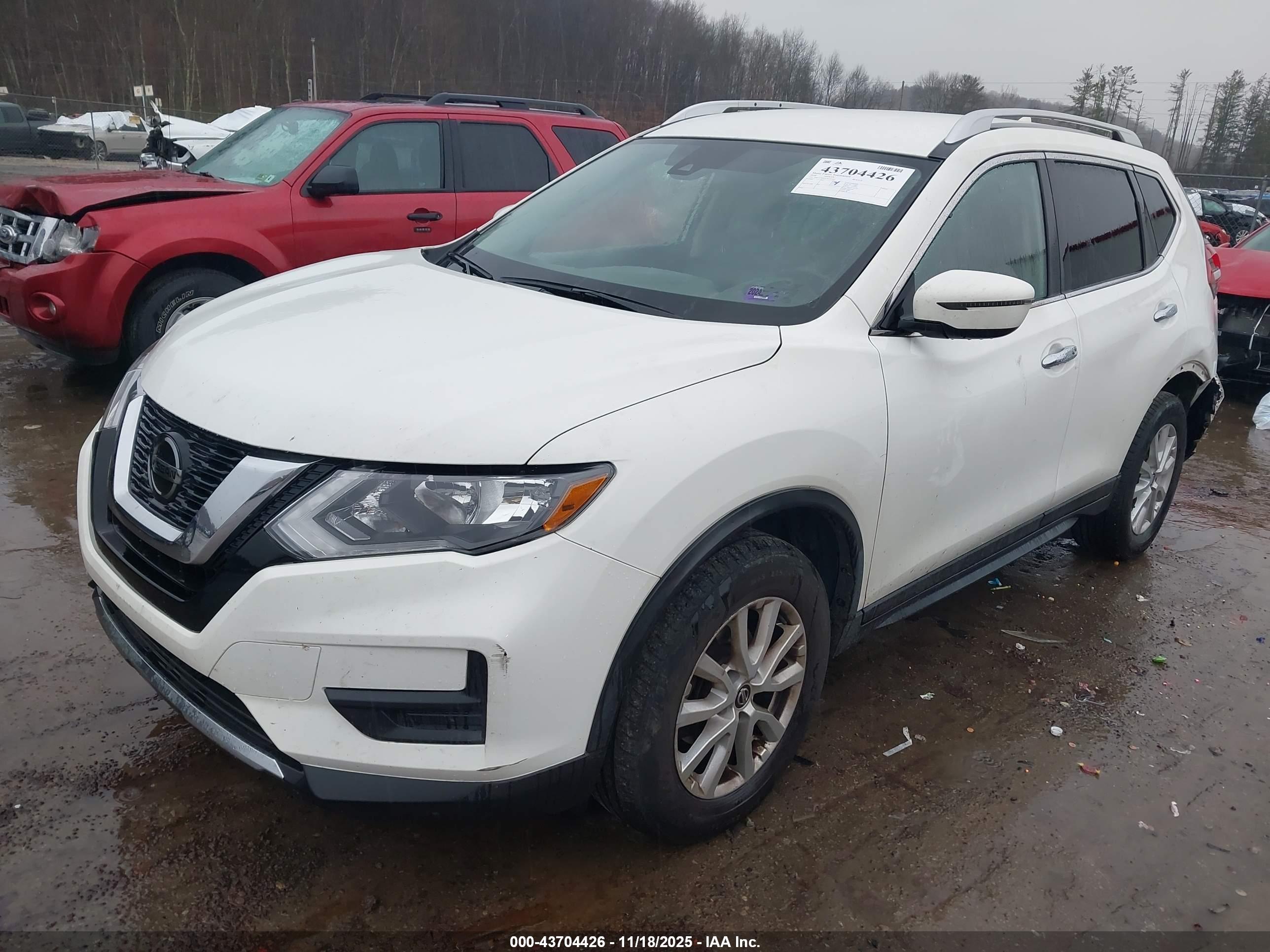 NISSAN ROGUE image 2