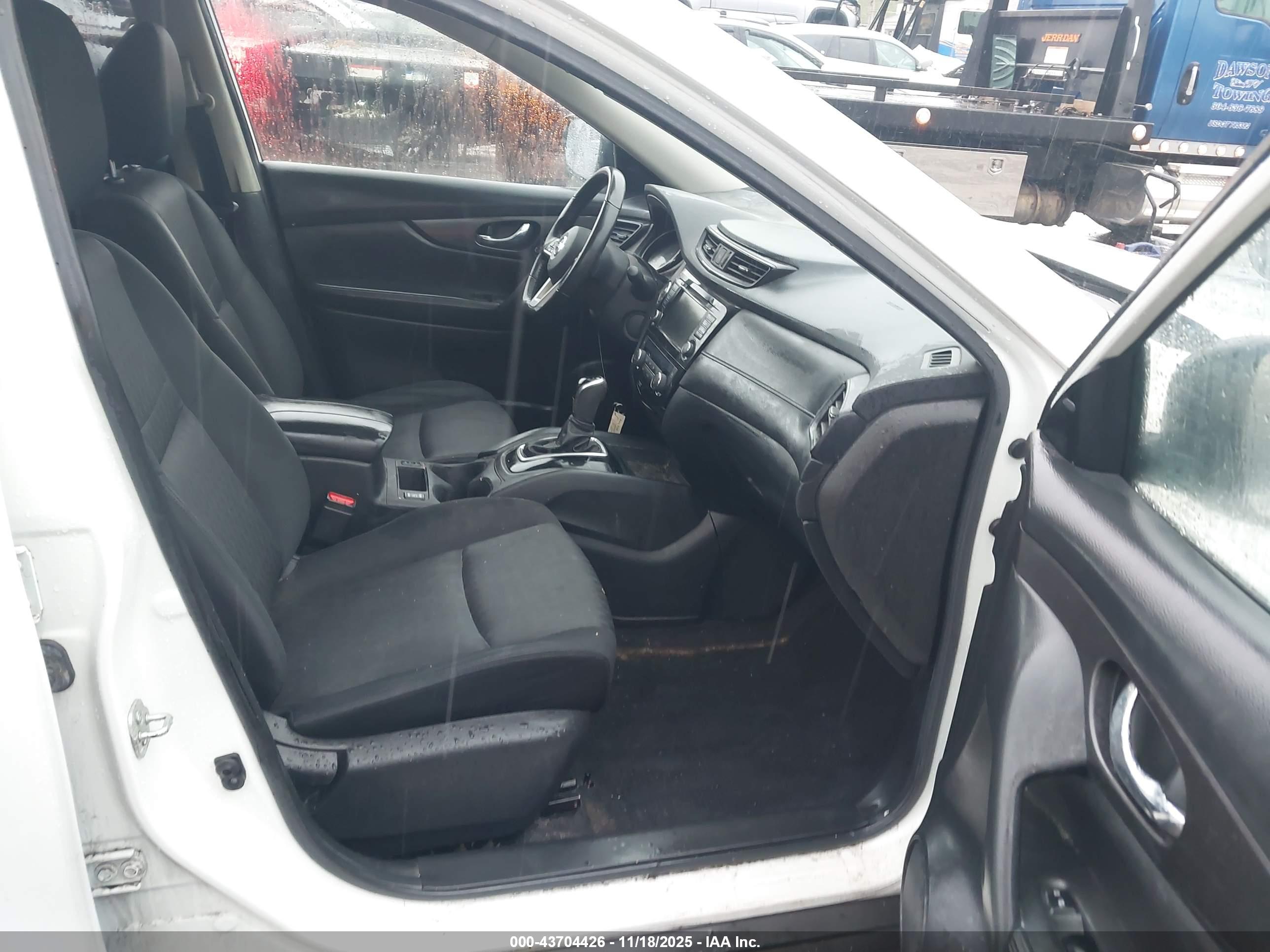 NISSAN ROGUE image 5