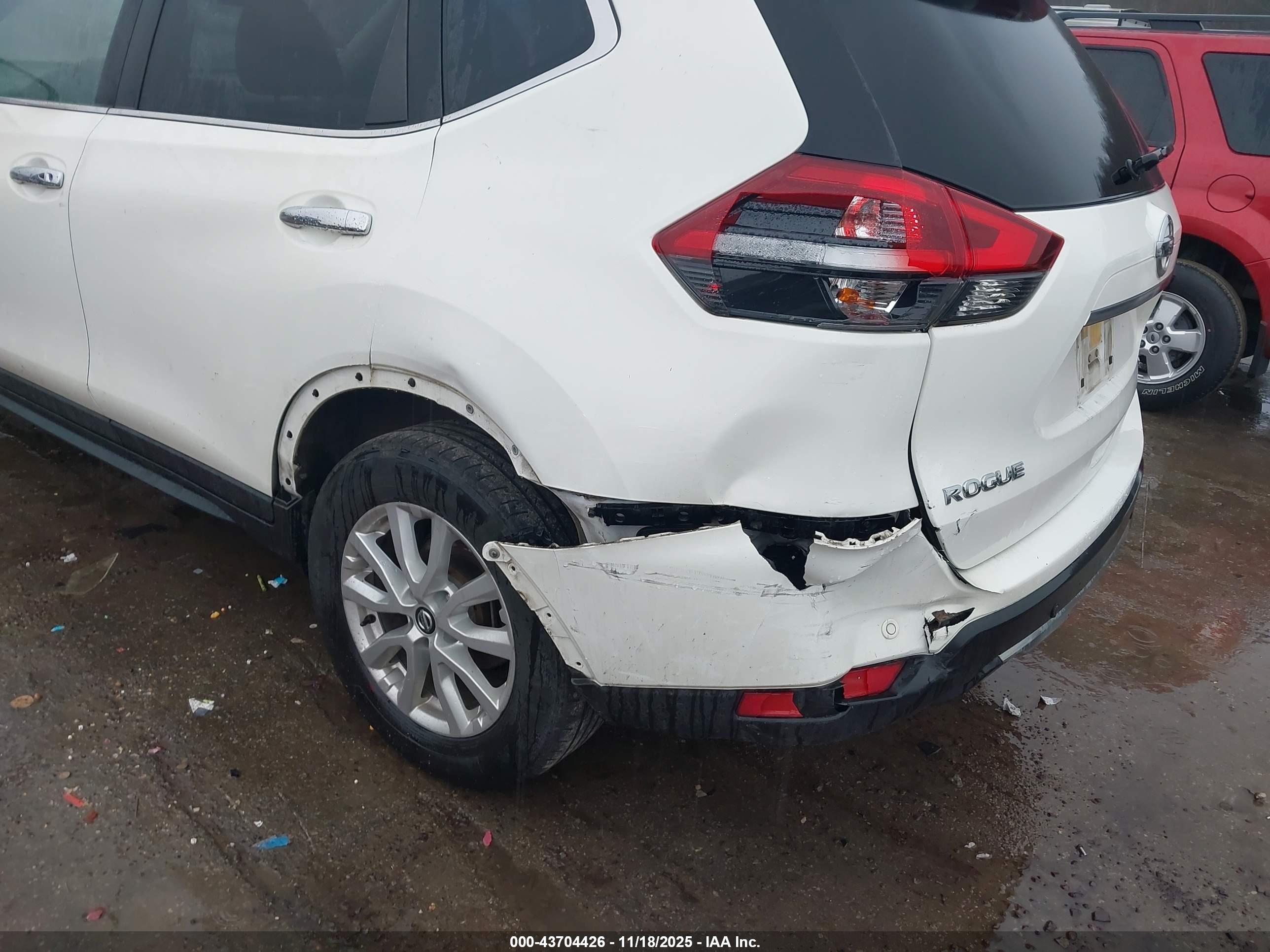 NISSAN ROGUE image 6
