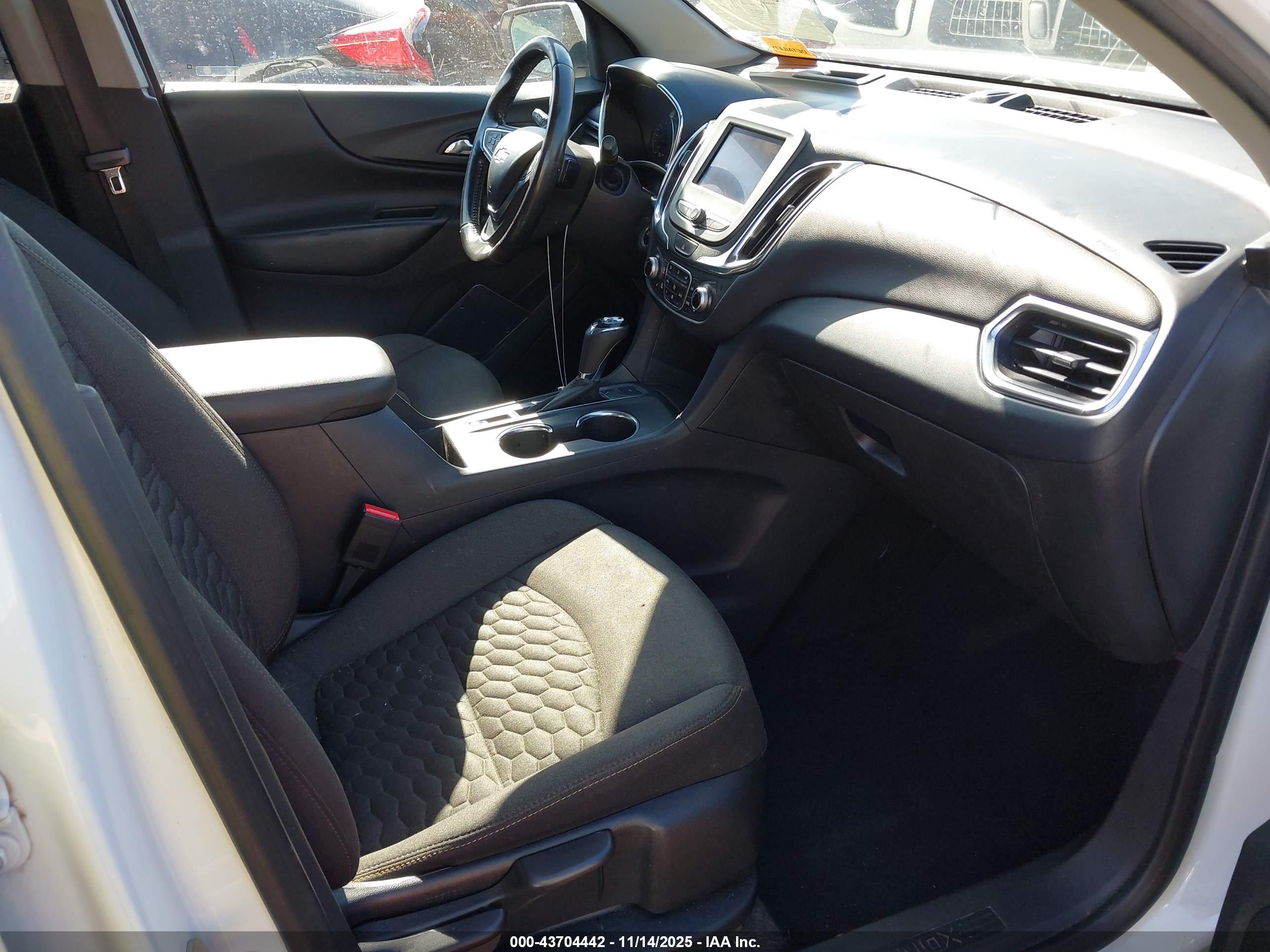 CHEVROLET EQUINOX image 5