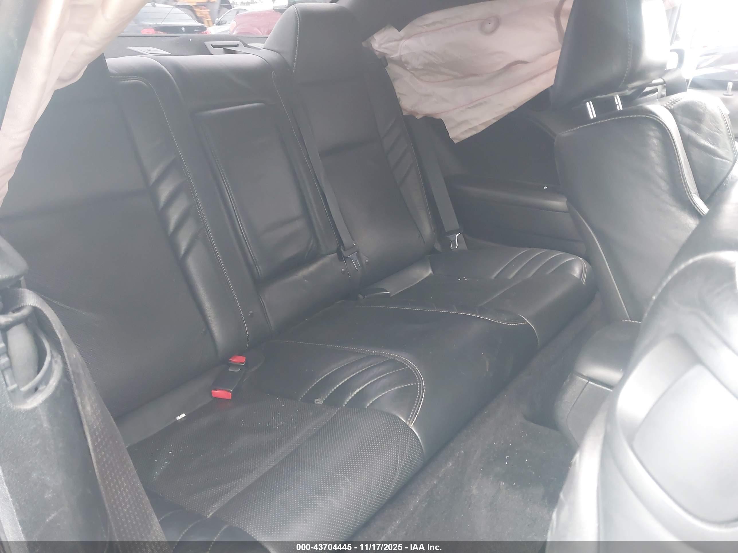 DODGE CHALLENGER image 8