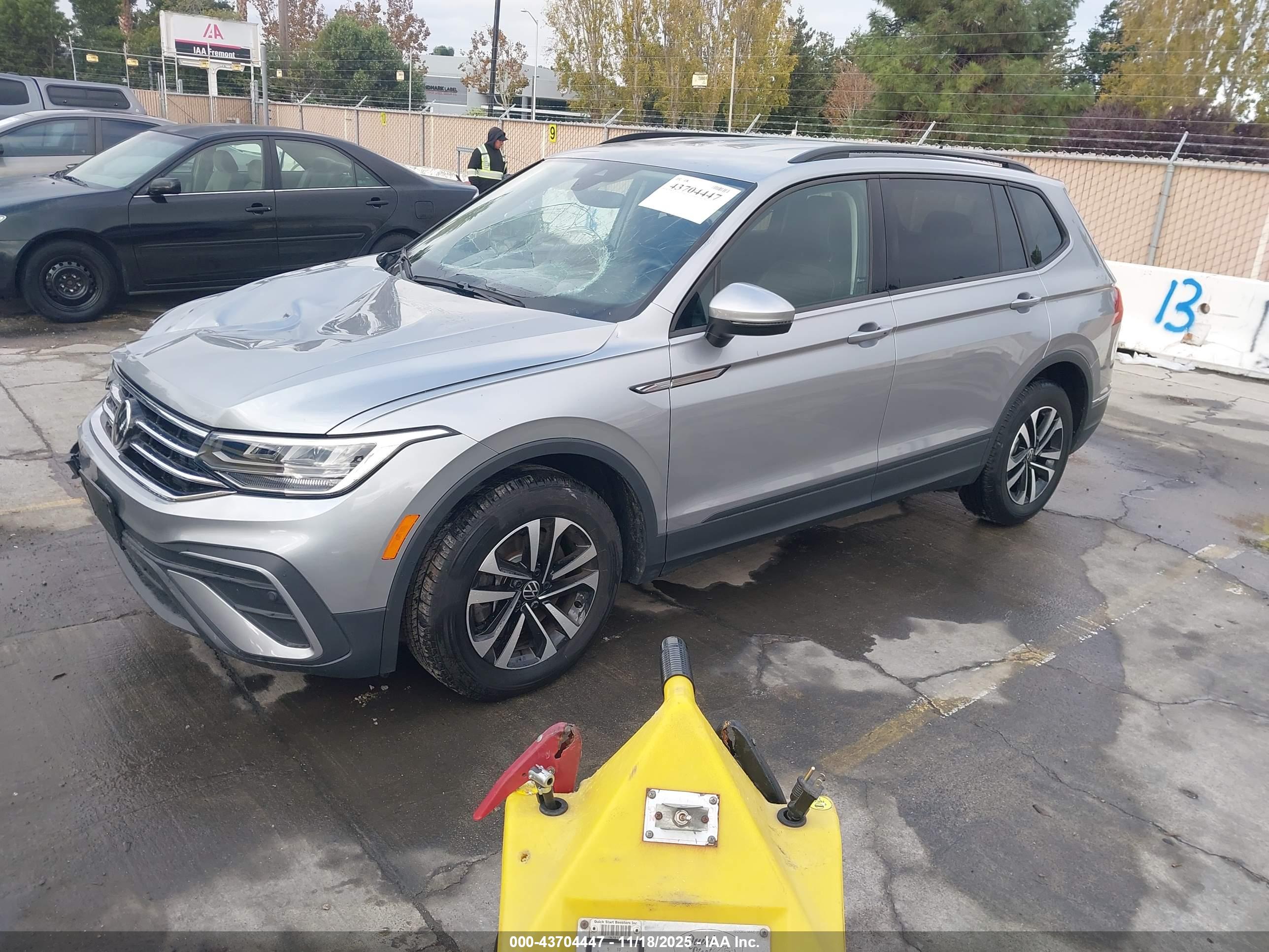 VOLKSWAGEN TIGUAN image 2