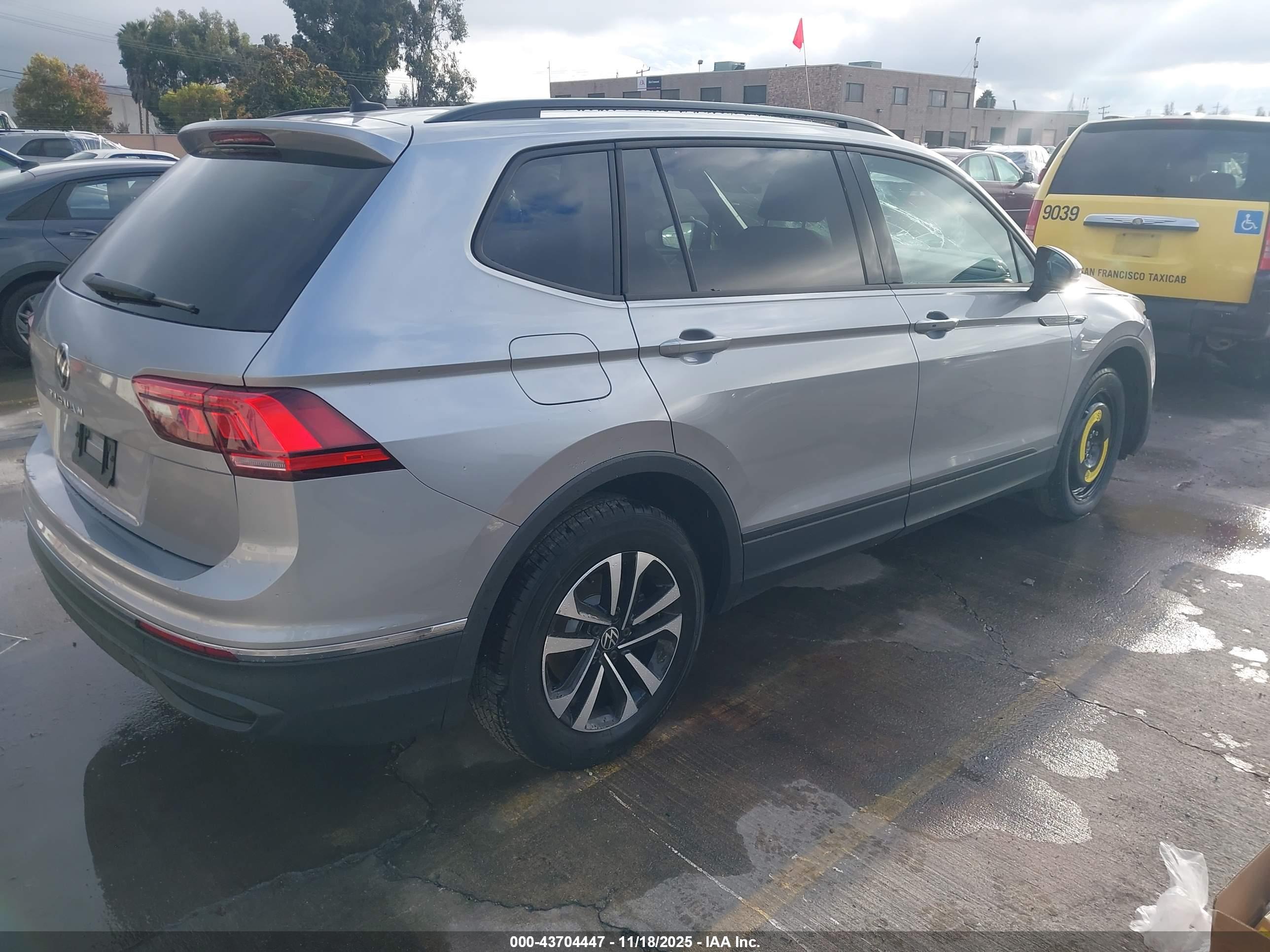 VOLKSWAGEN TIGUAN image 4