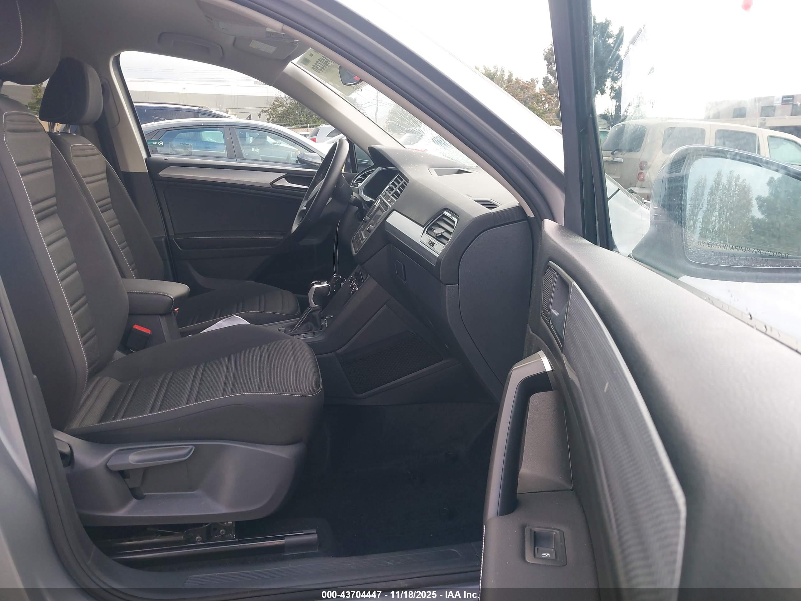 VOLKSWAGEN TIGUAN image 5