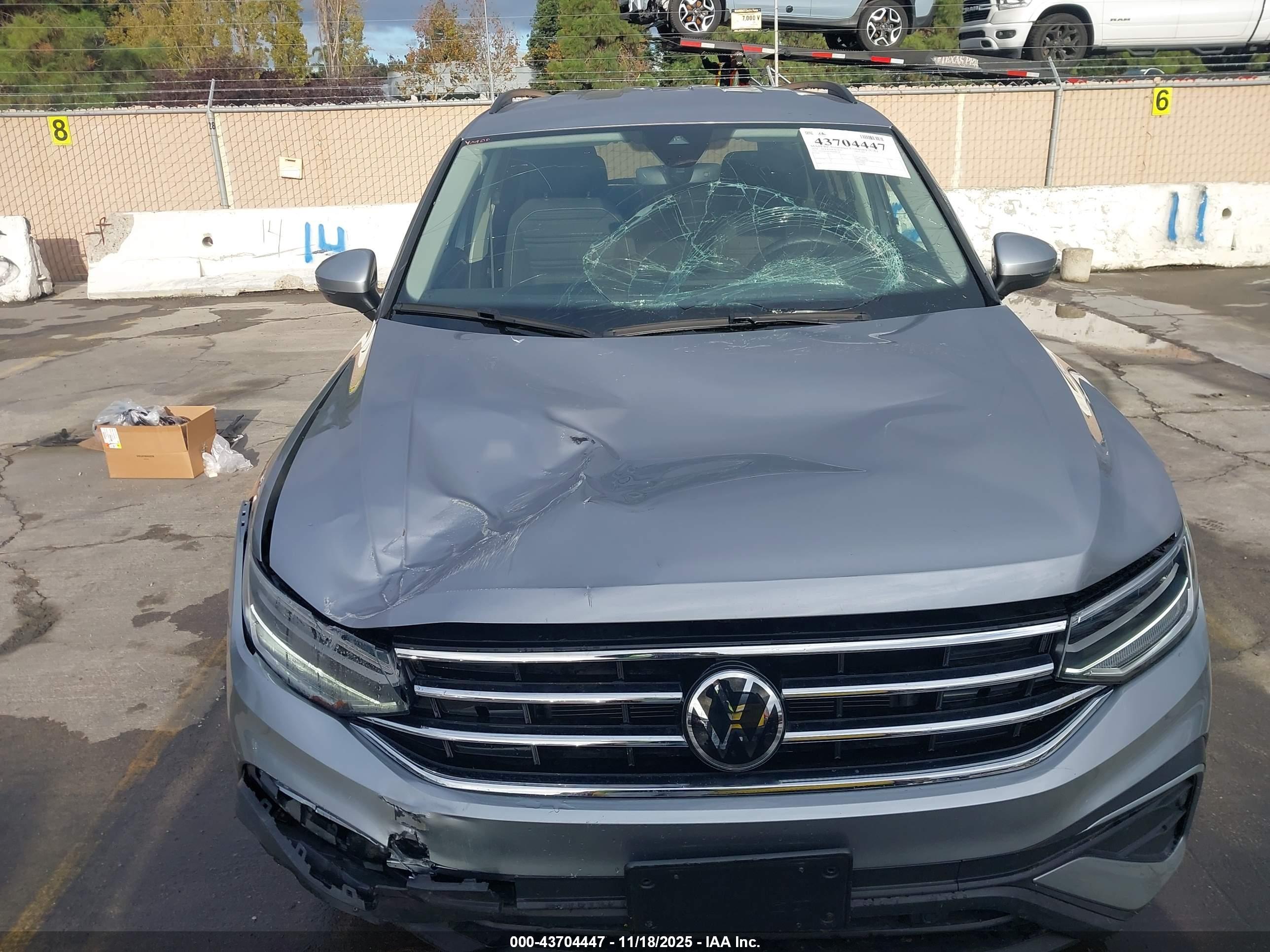 VOLKSWAGEN TIGUAN image 6