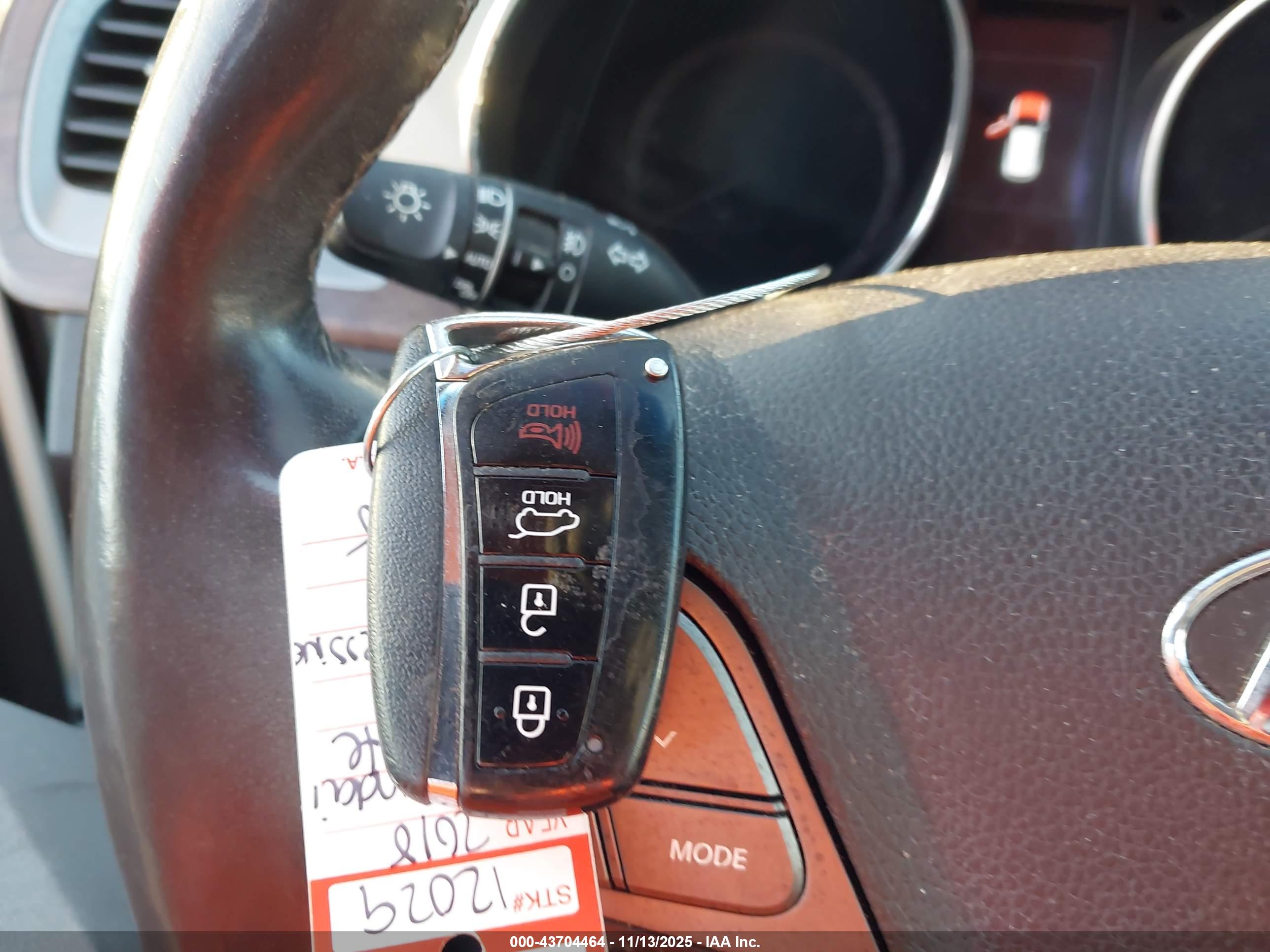HYUNDAI SANTA image 11