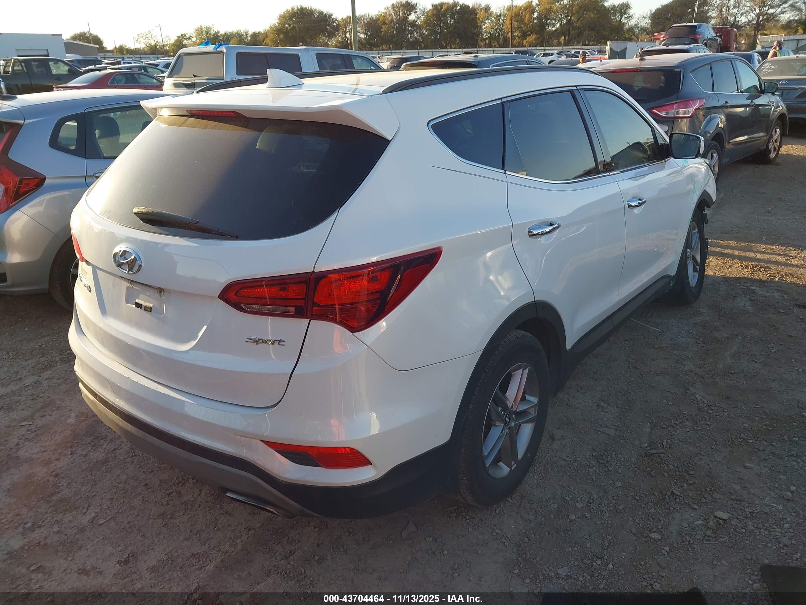 HYUNDAI SANTA image 4