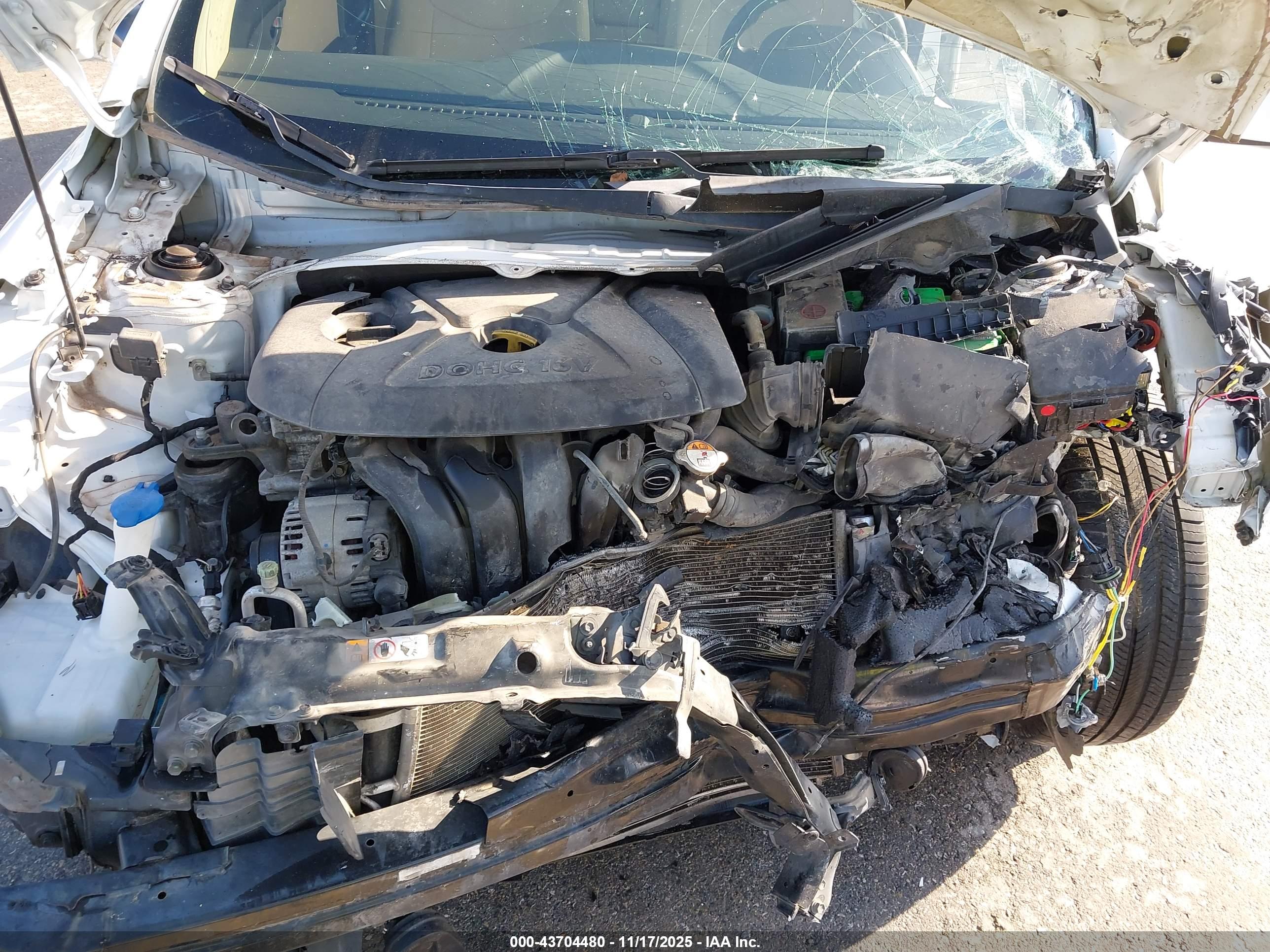 HYUNDAI ELANTRA image 10