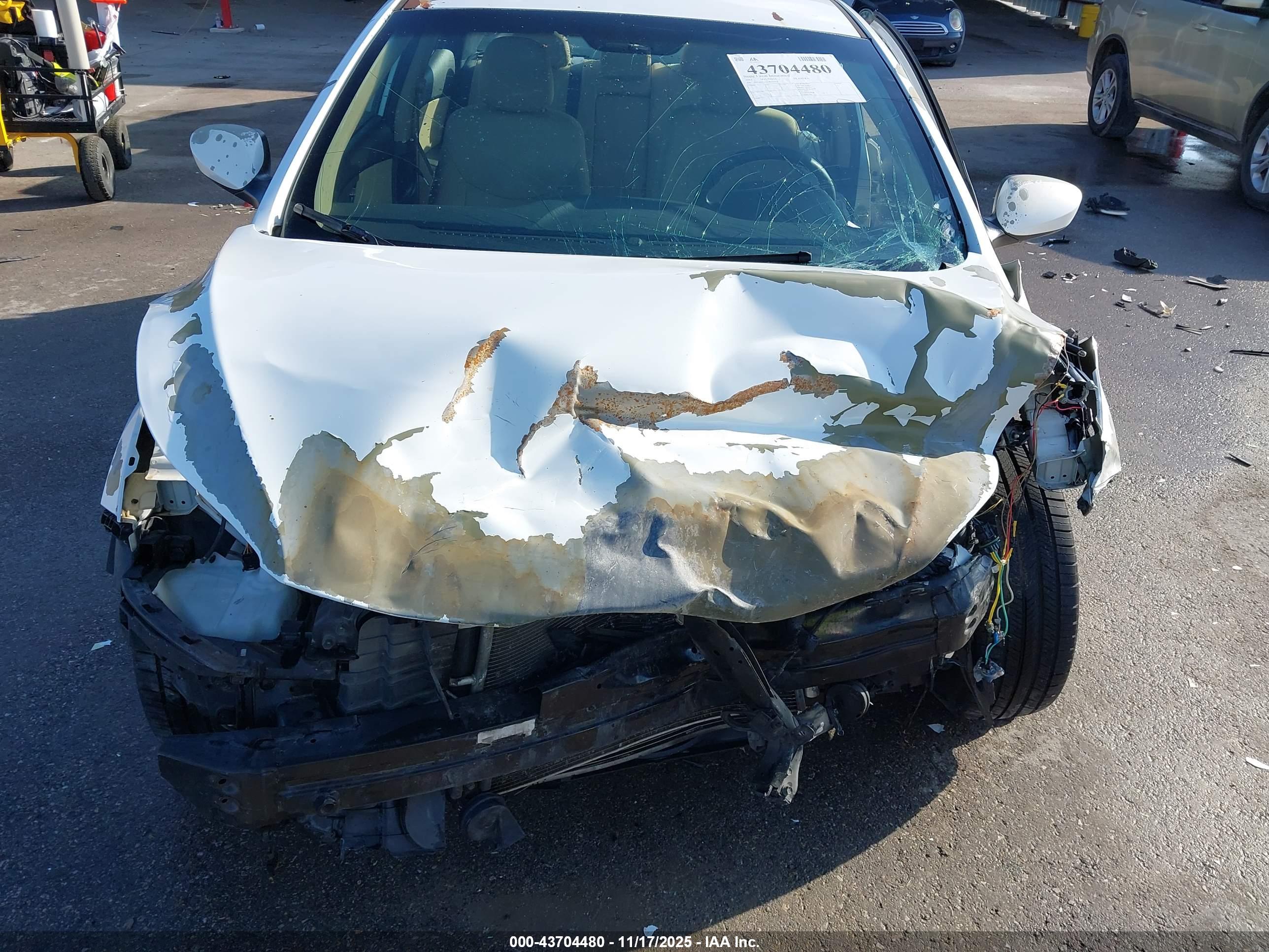 HYUNDAI ELANTRA image 6
