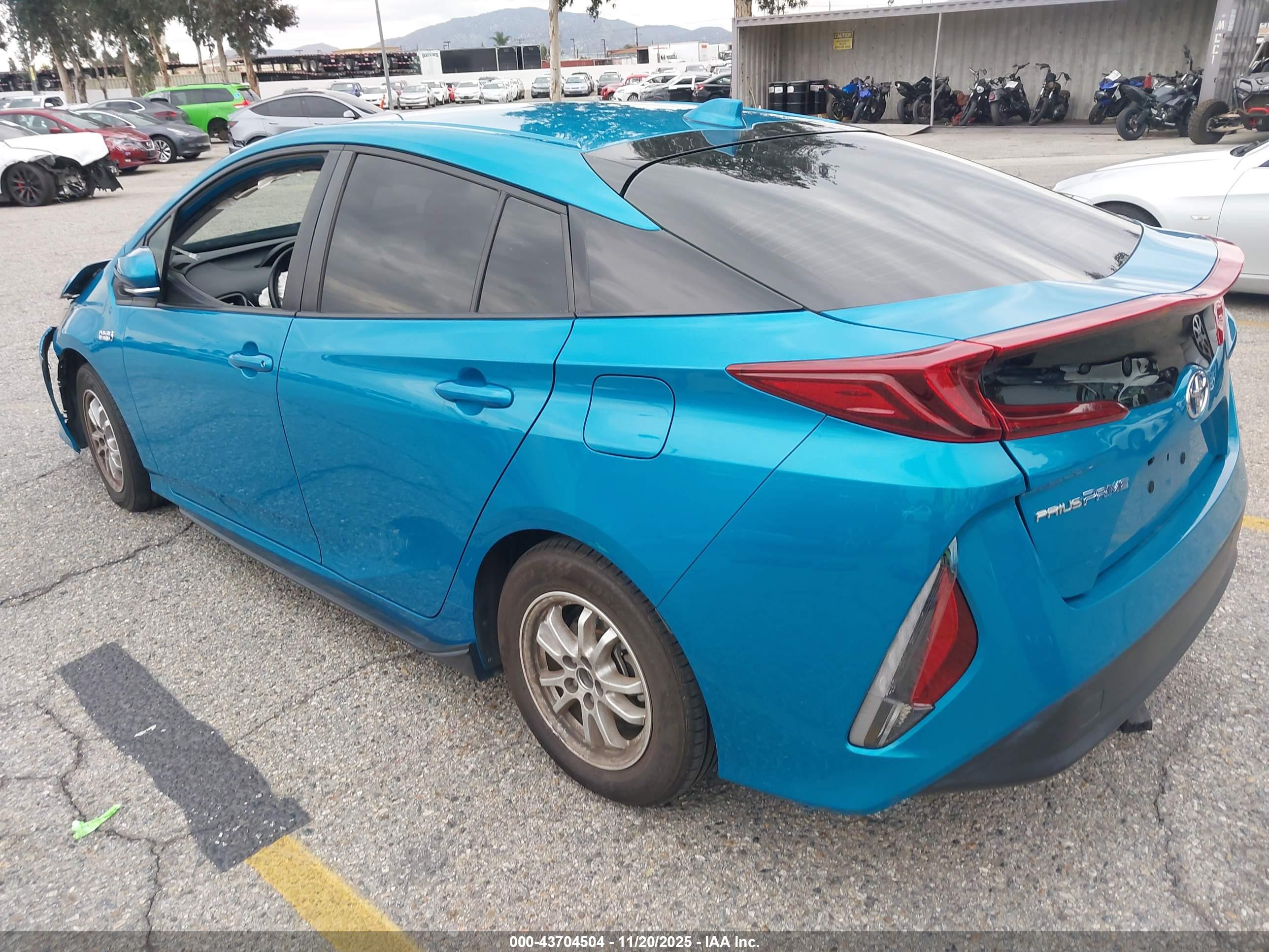 TOYOTA PRIUS image 3
