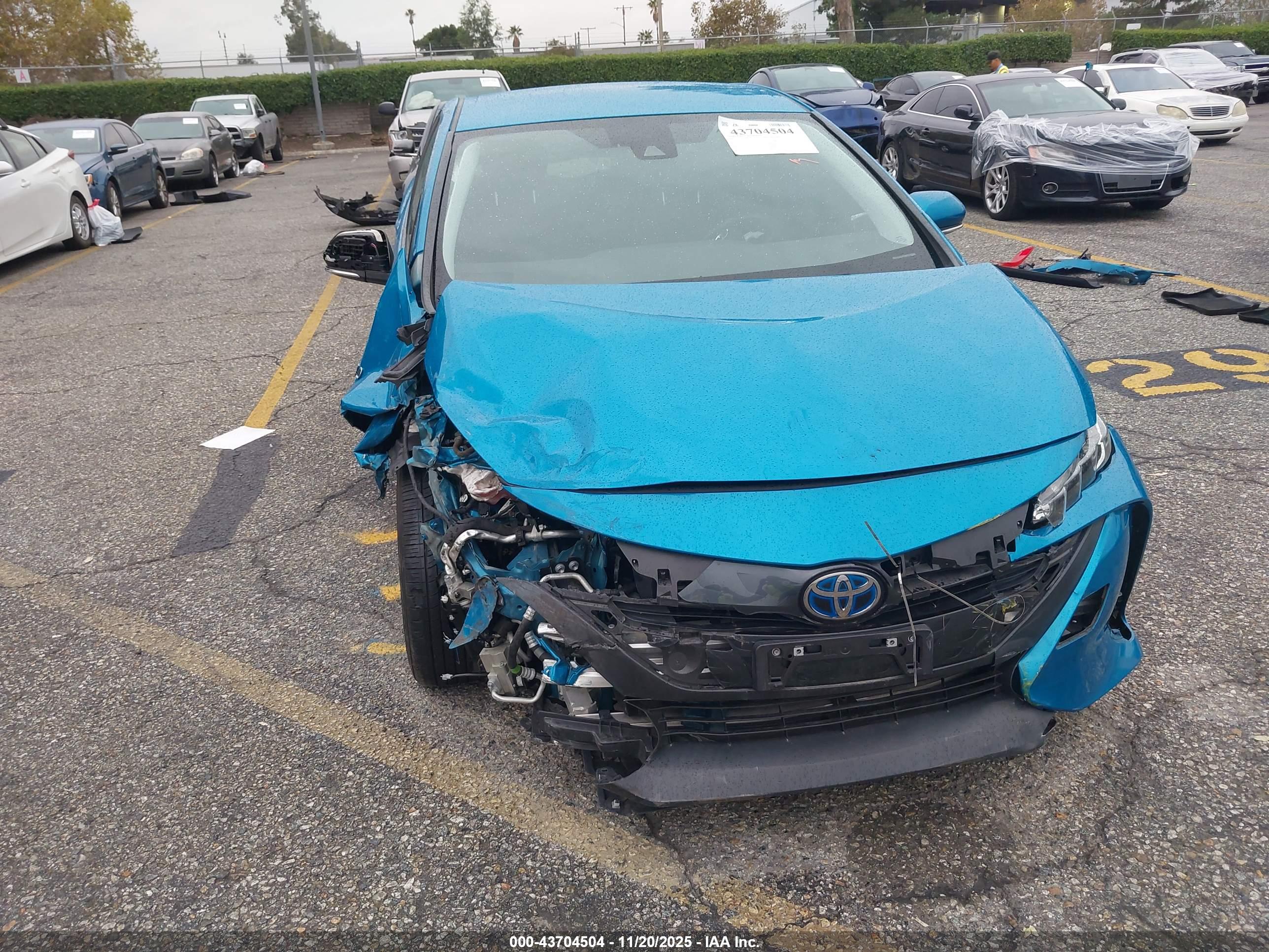 TOYOTA PRIUS image 6