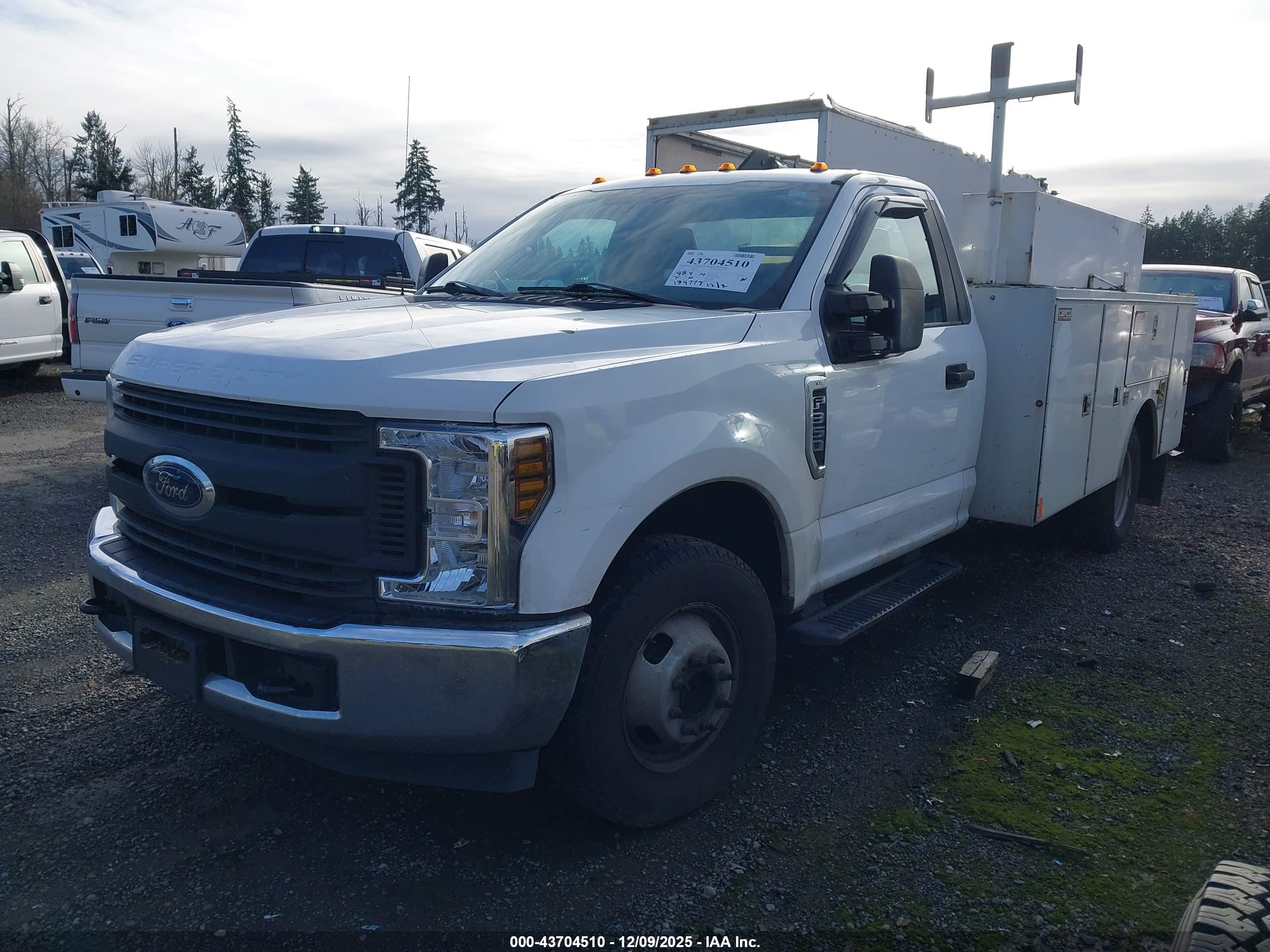 FORD F-350 image 2