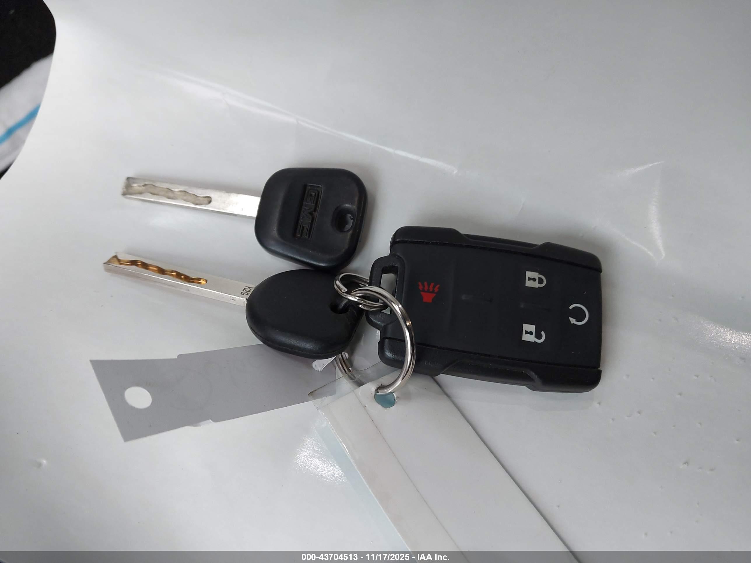 GMC SIERRA image 11