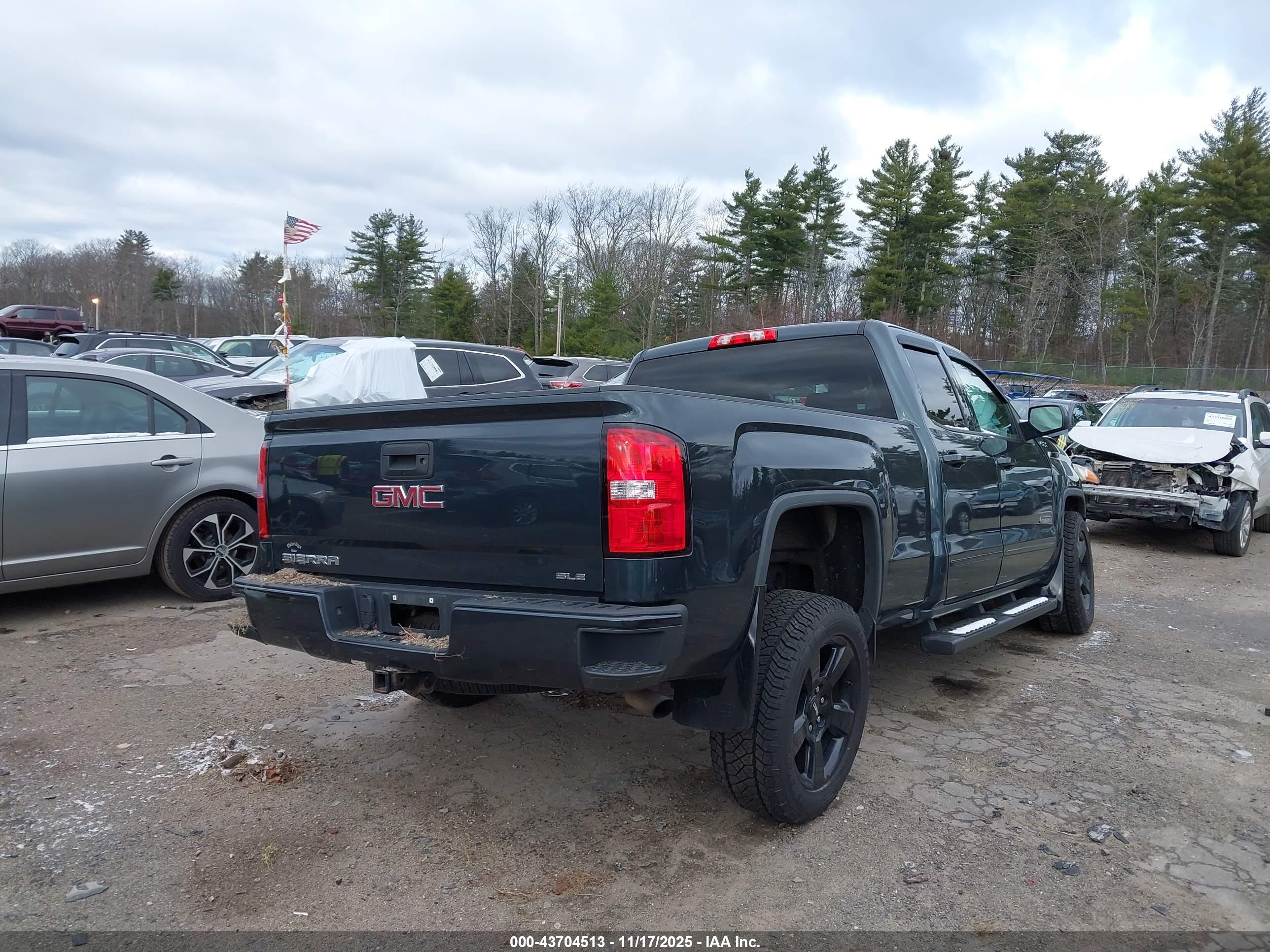 GMC SIERRA image 4