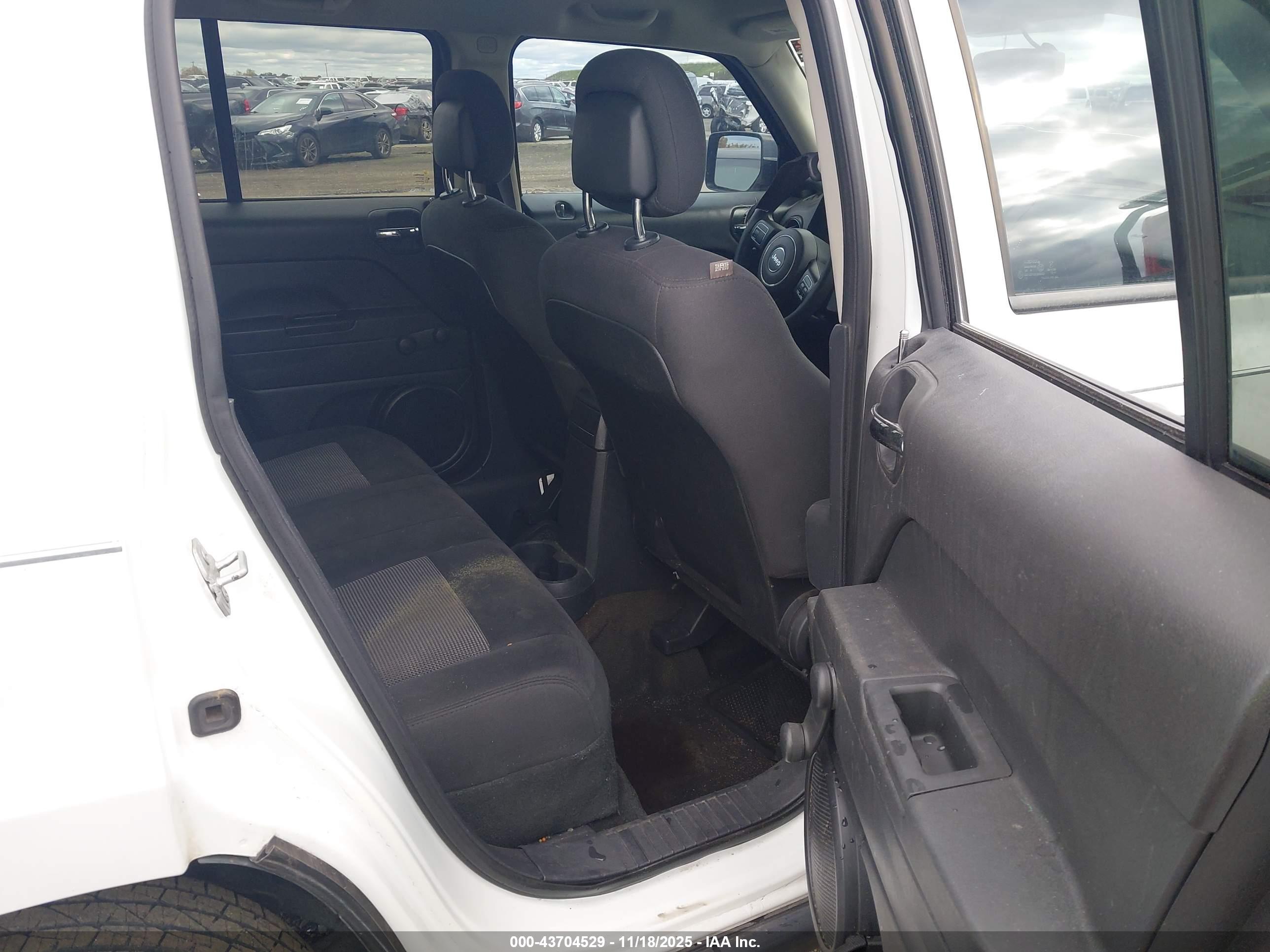 JEEP PATRIOT image 8