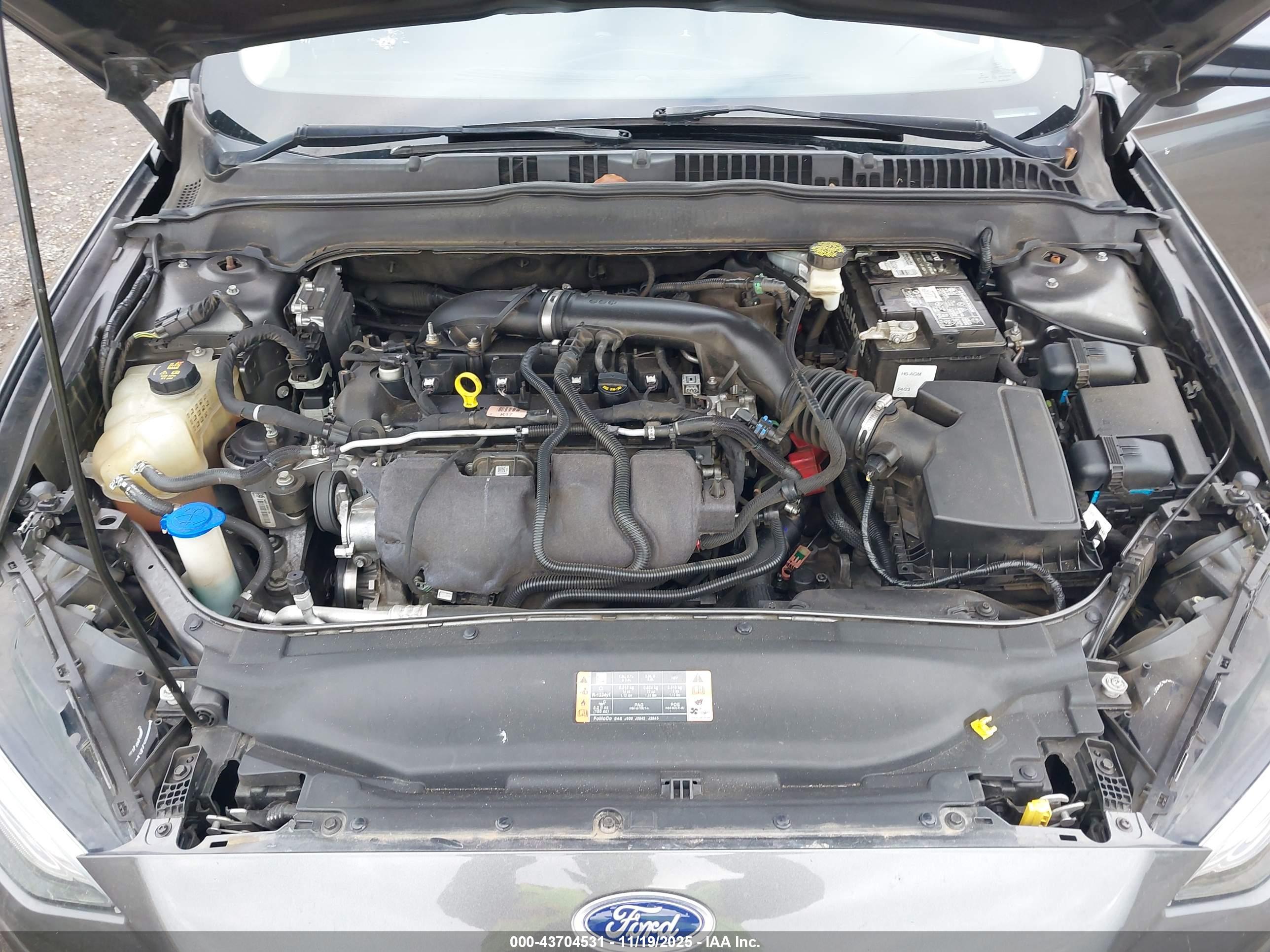 FORD FUSION image 10
