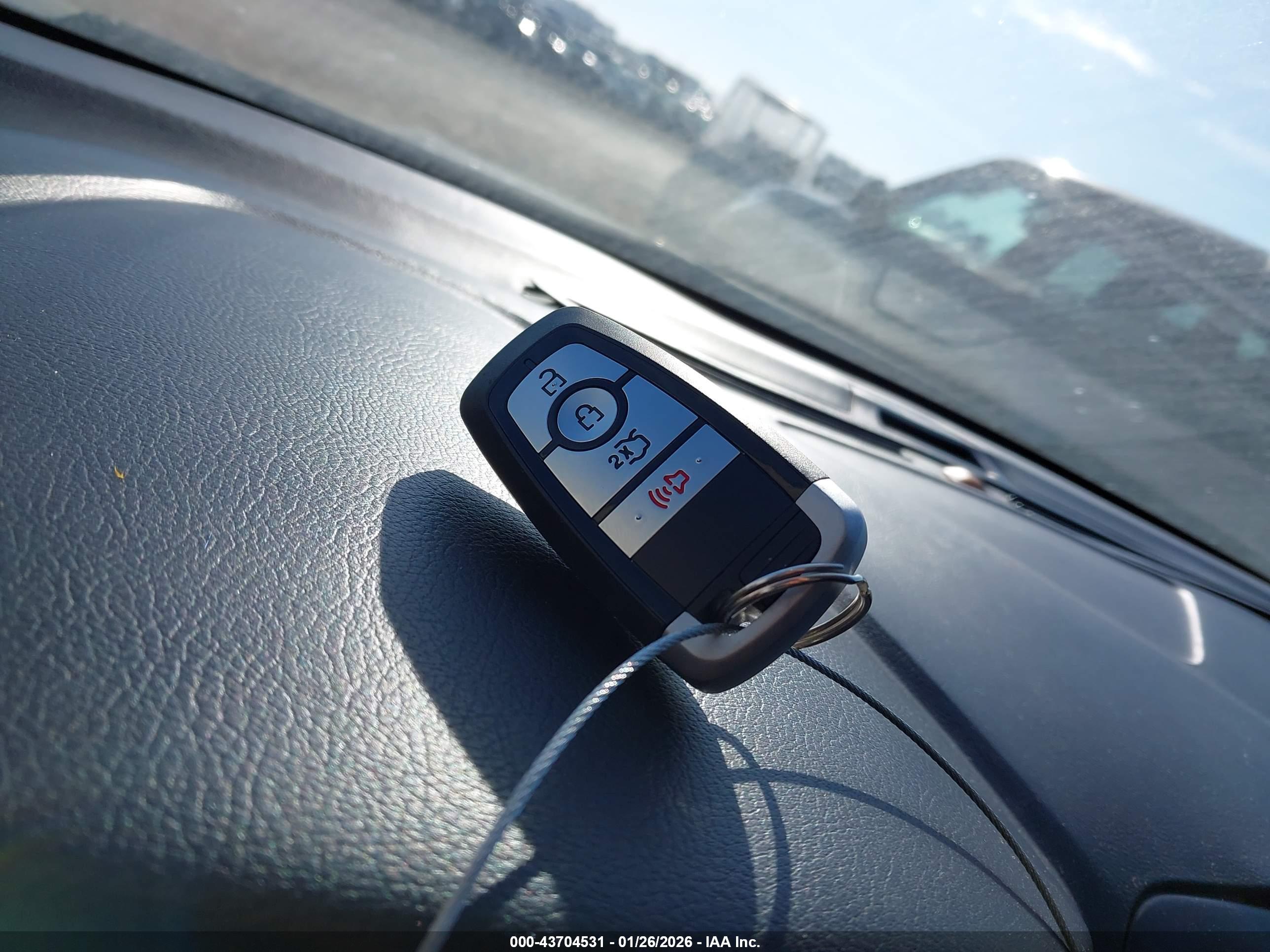 FORD FUSION image 11