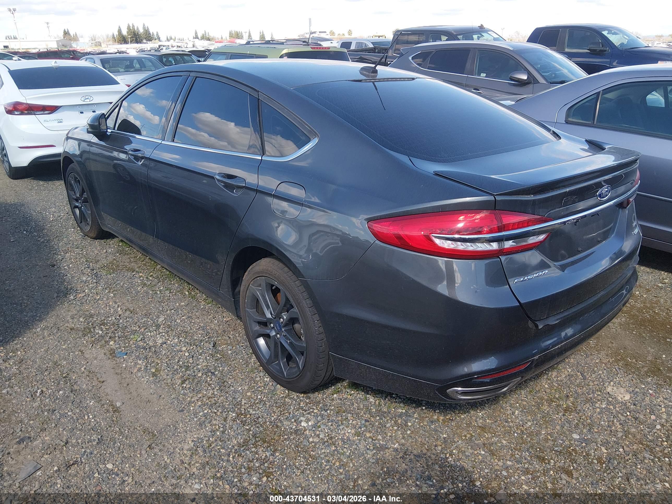FORD FUSION image 3