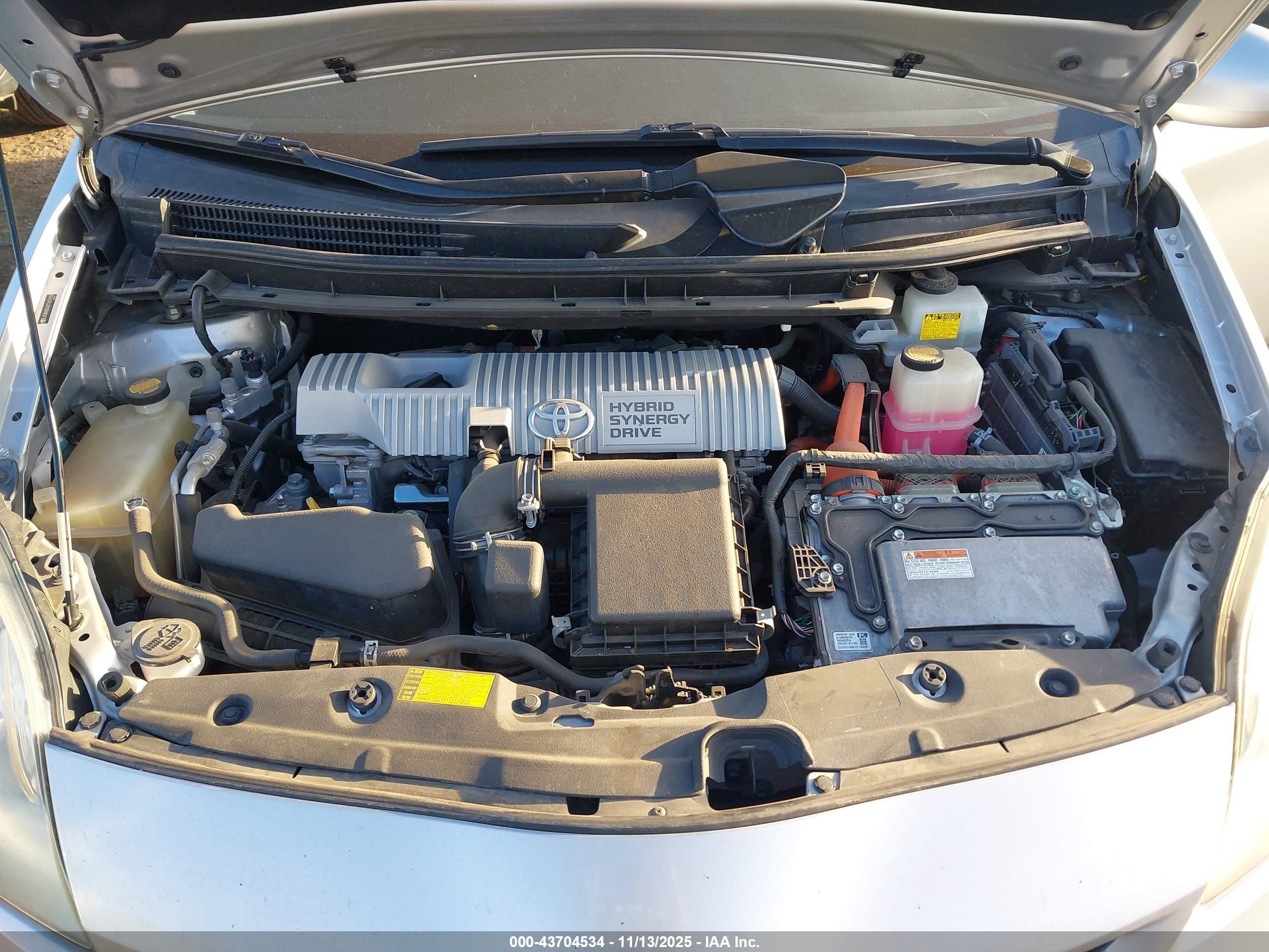 TOYOTA PRIUS image 10