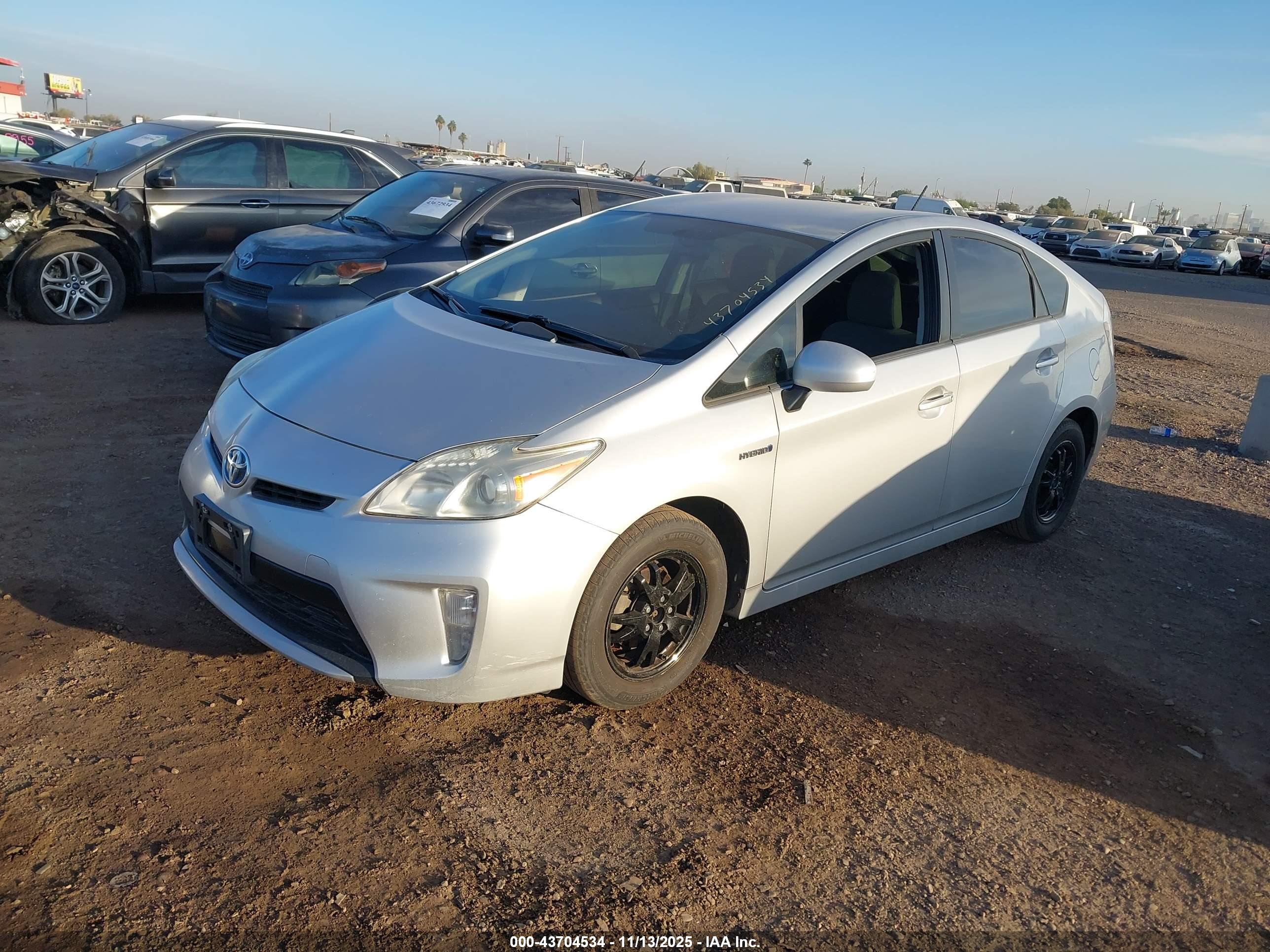 TOYOTA PRIUS image 2