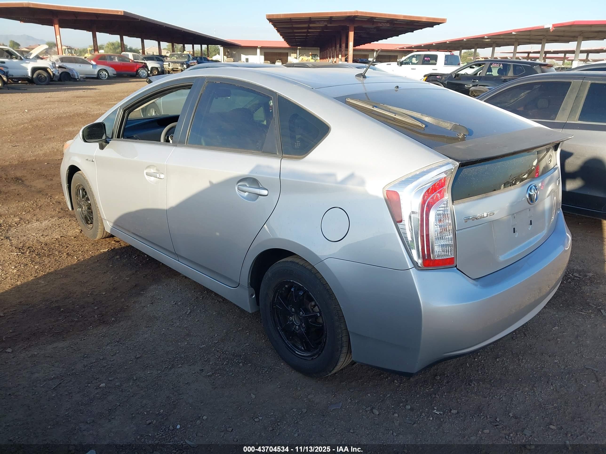 TOYOTA PRIUS image 3