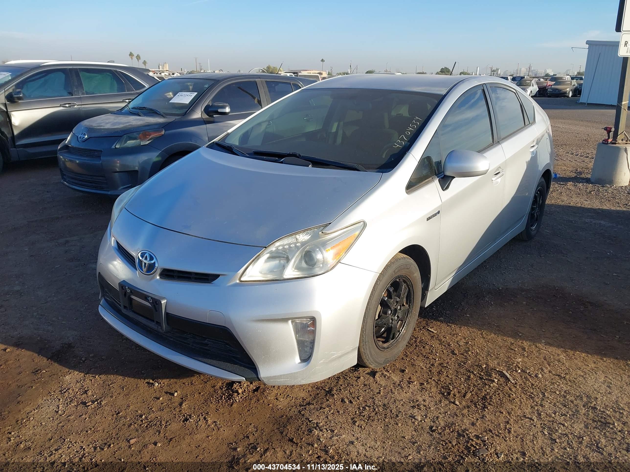 TOYOTA PRIUS image 6