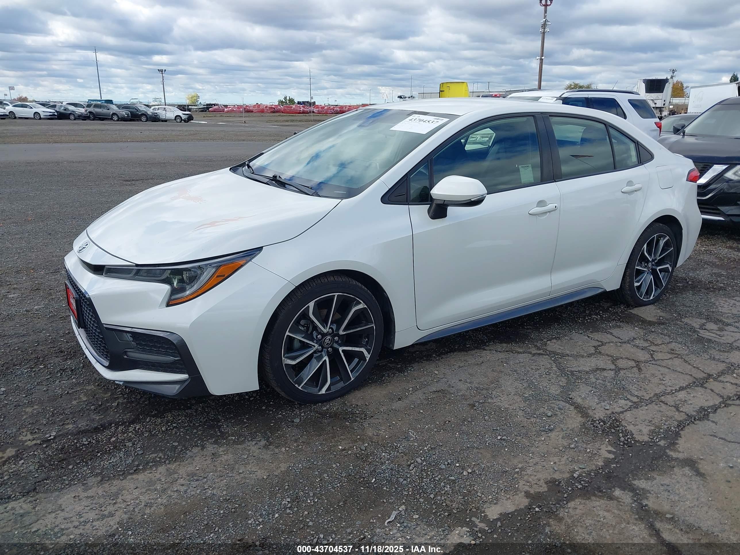 TOYOTA COROLLA image 2