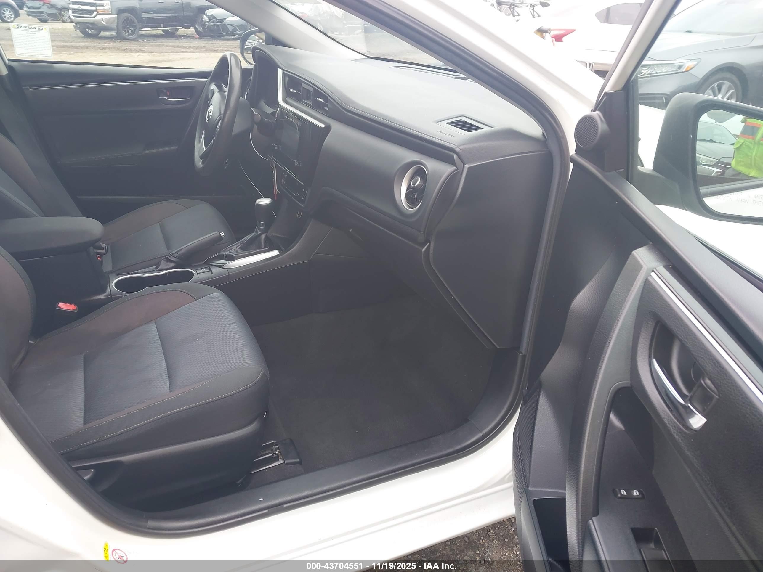 TOYOTA COROLLA image 5