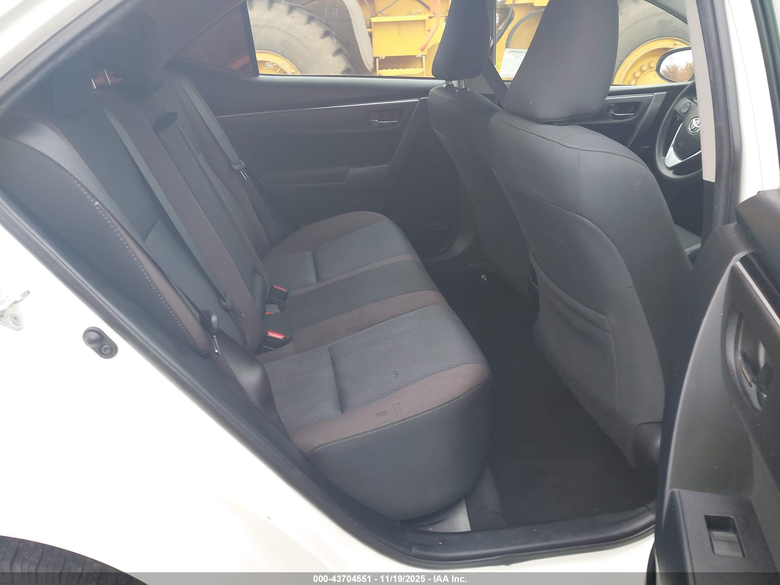 TOYOTA COROLLA image 8