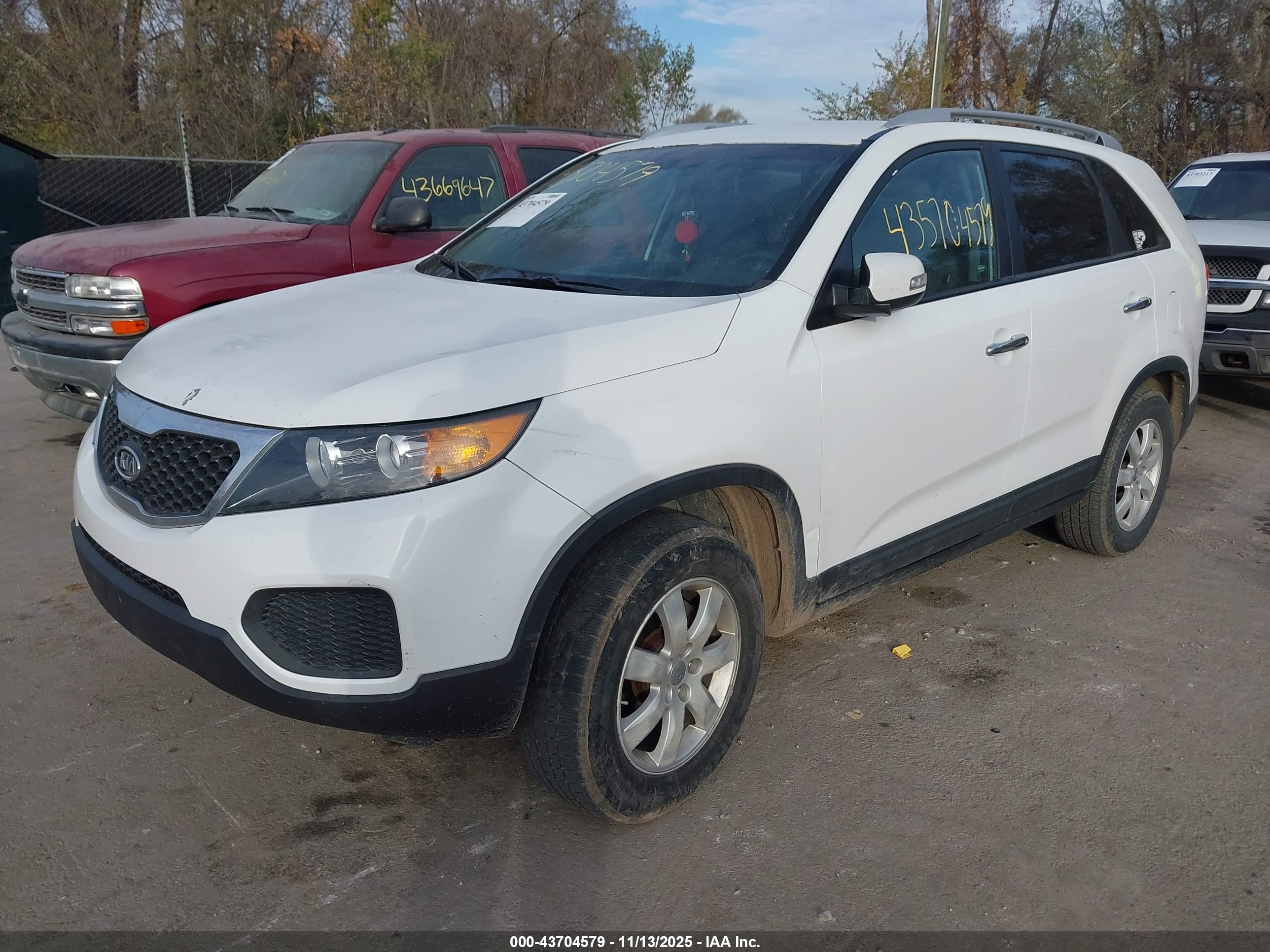 KIA SORENTO image 2