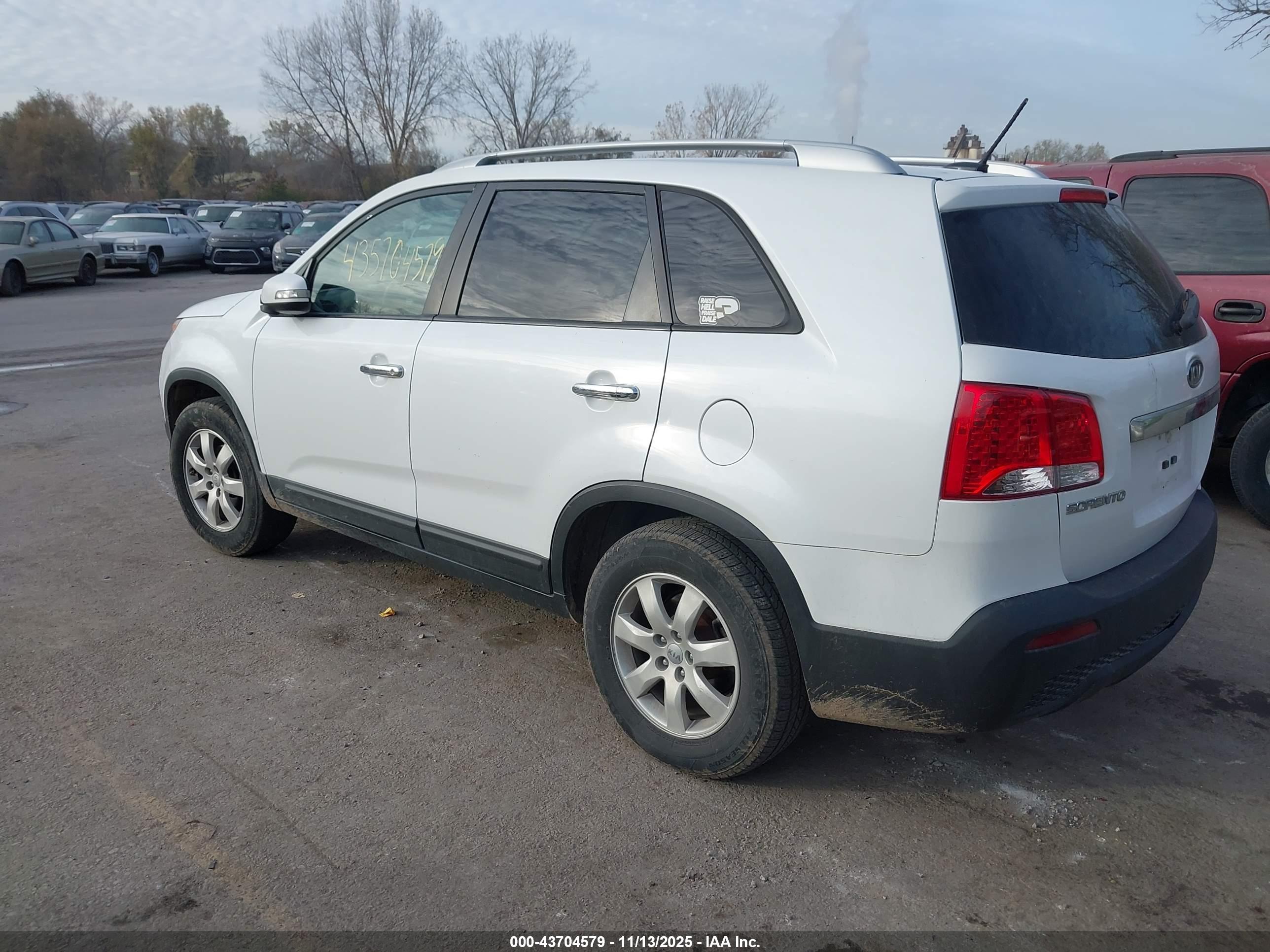KIA SORENTO image 3