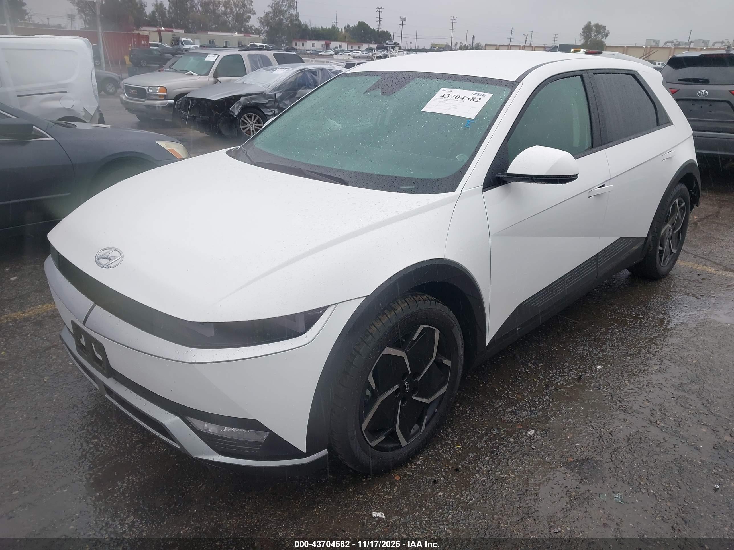 HYUNDAI IONIQ image 2