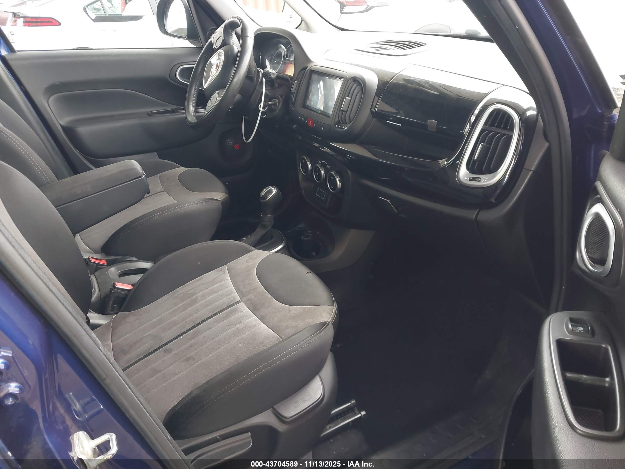 FIAT 500L image 5
