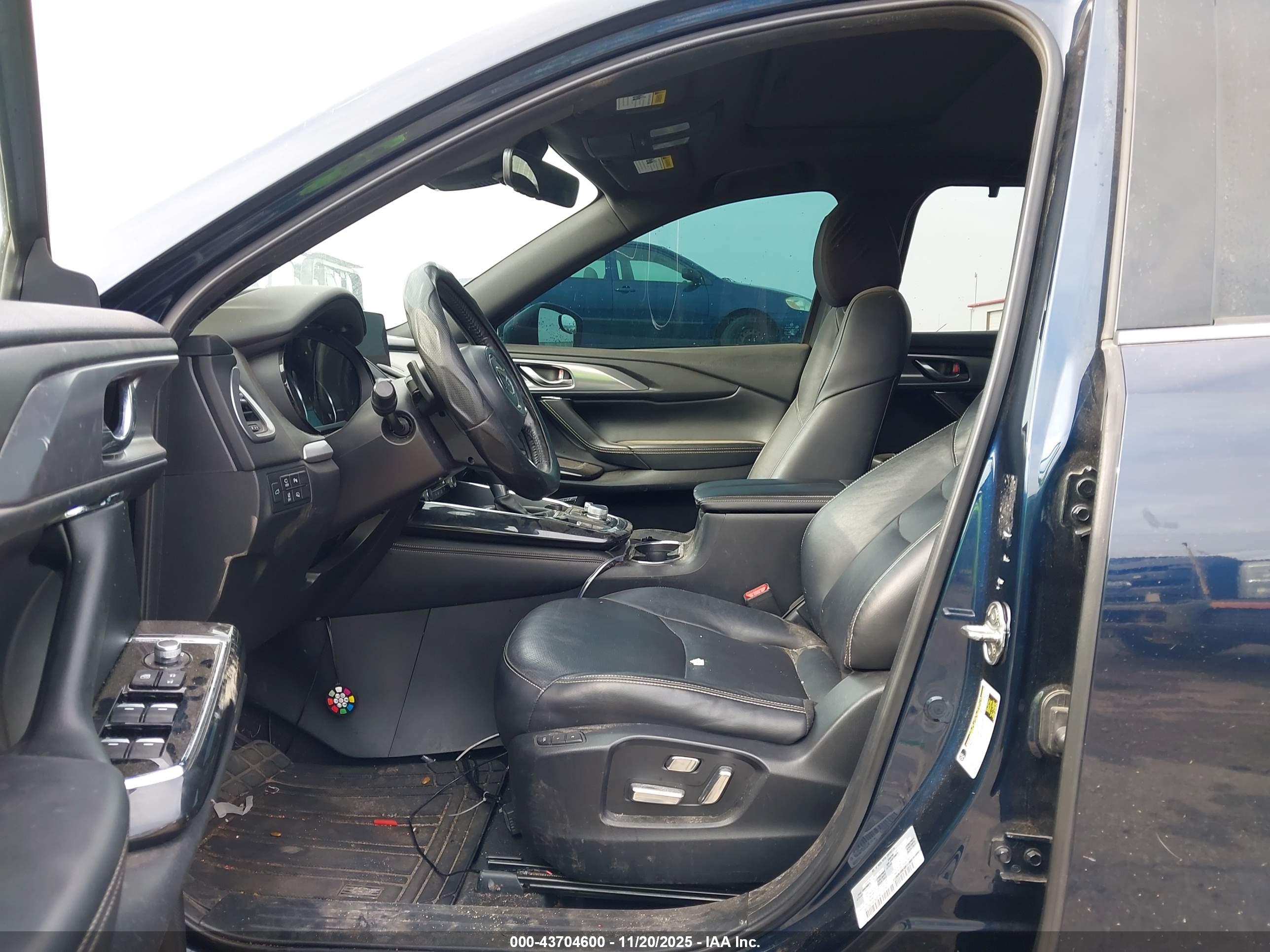 MAZDA CX-9 image 8