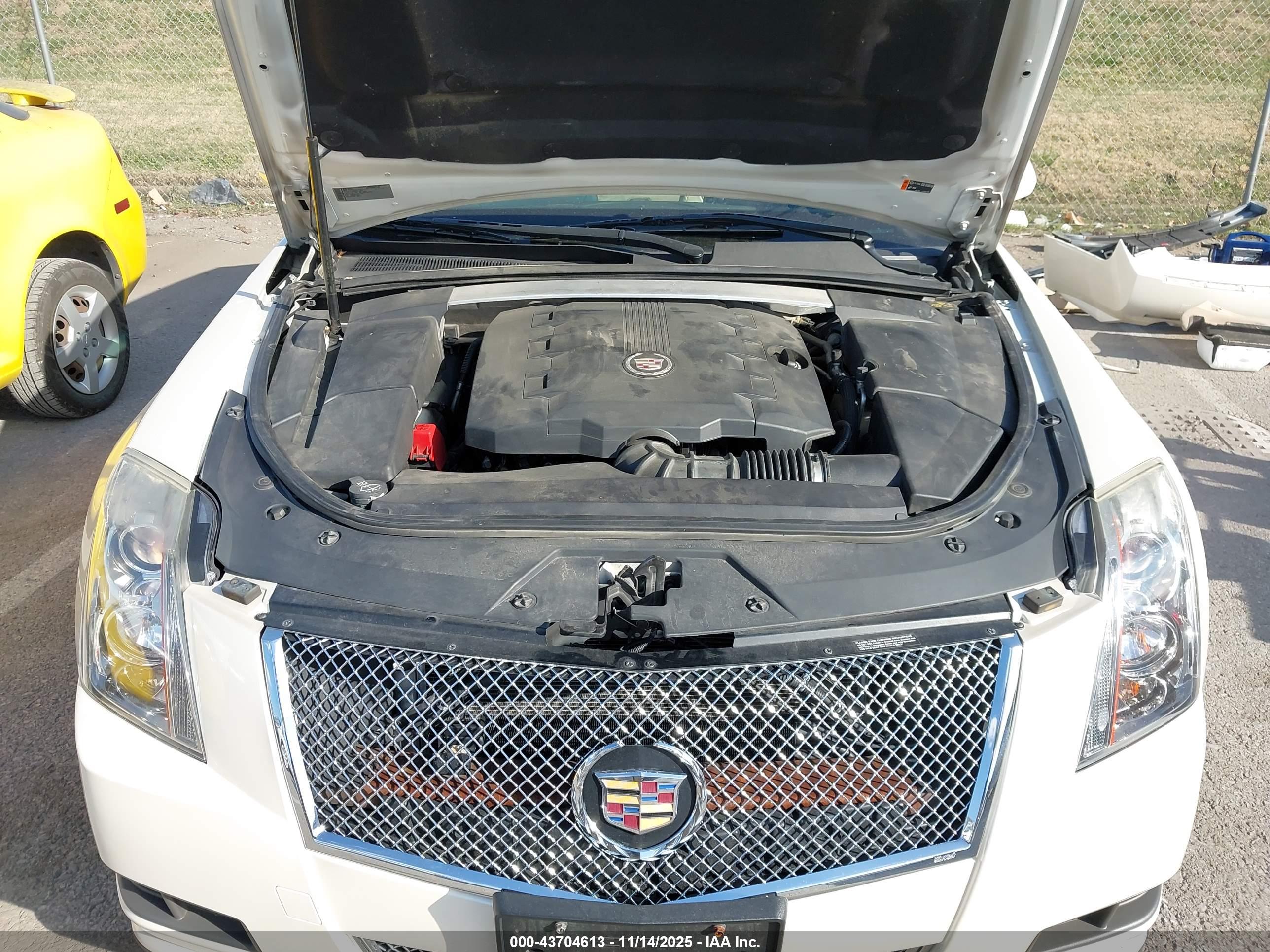CADILLAC CTS image 10