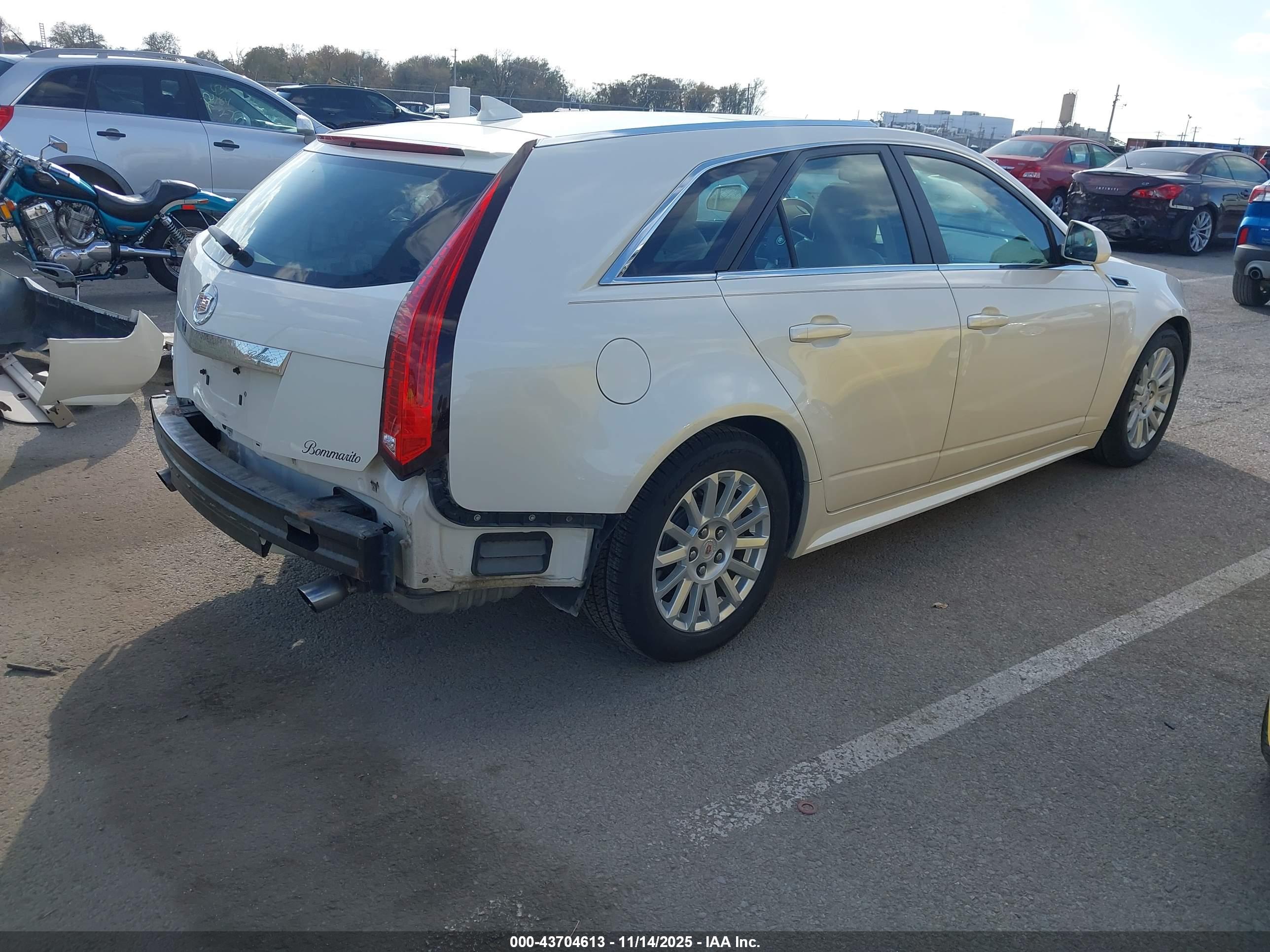 CADILLAC CTS image 4