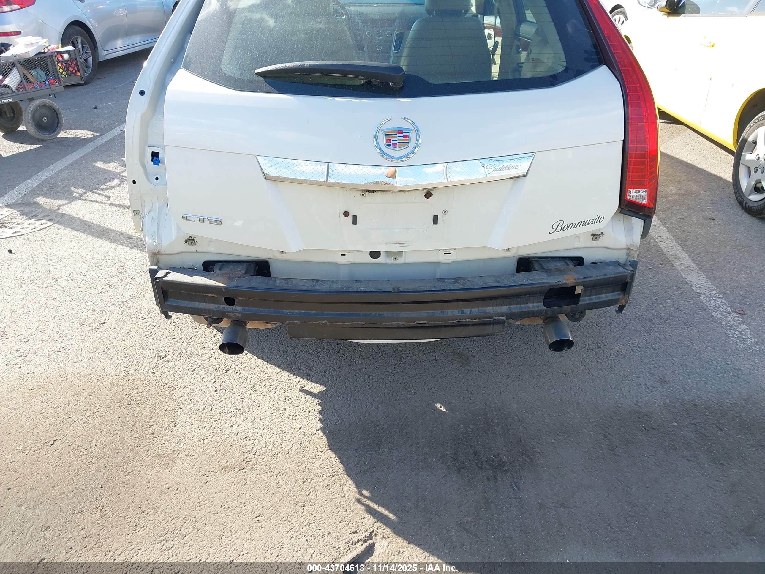CADILLAC CTS image 6