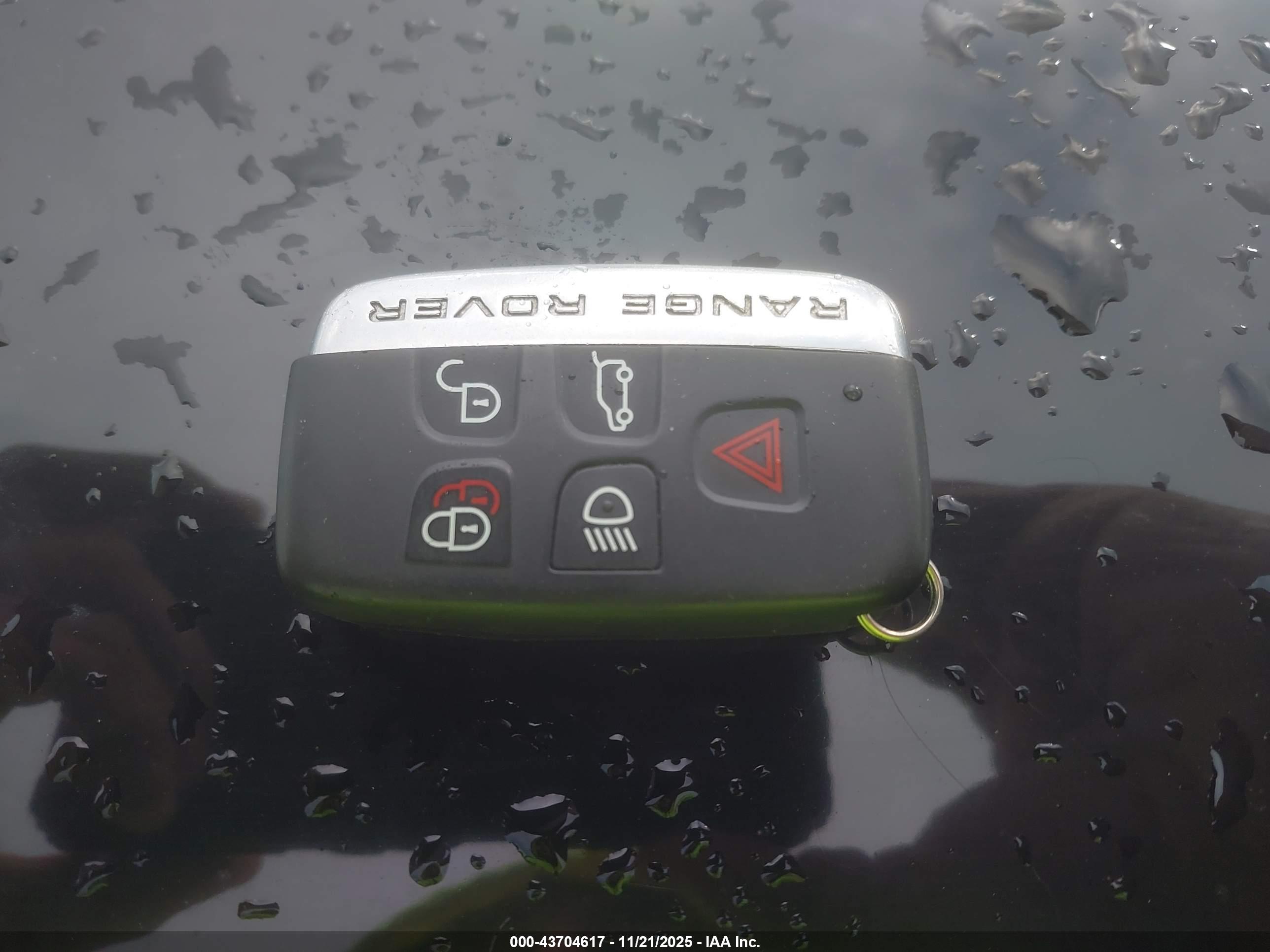 LAND ROVER image 11
