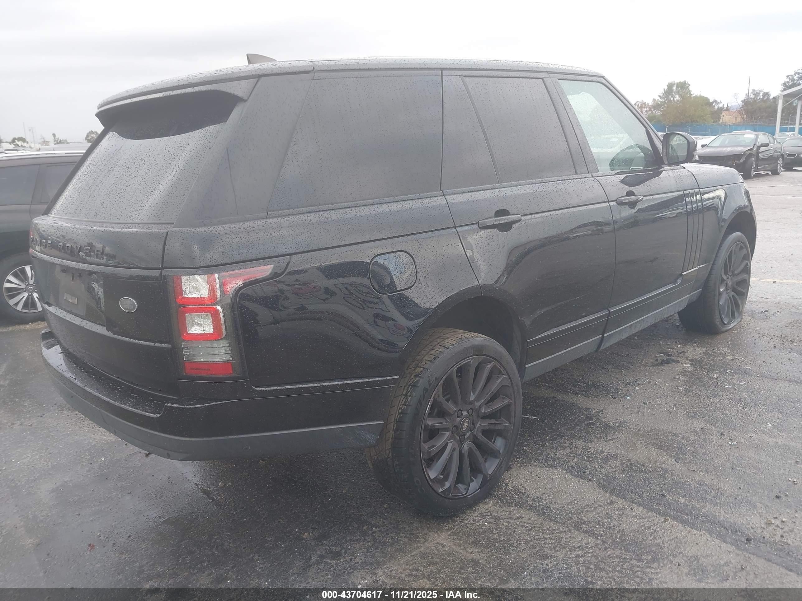 LAND ROVER image 4