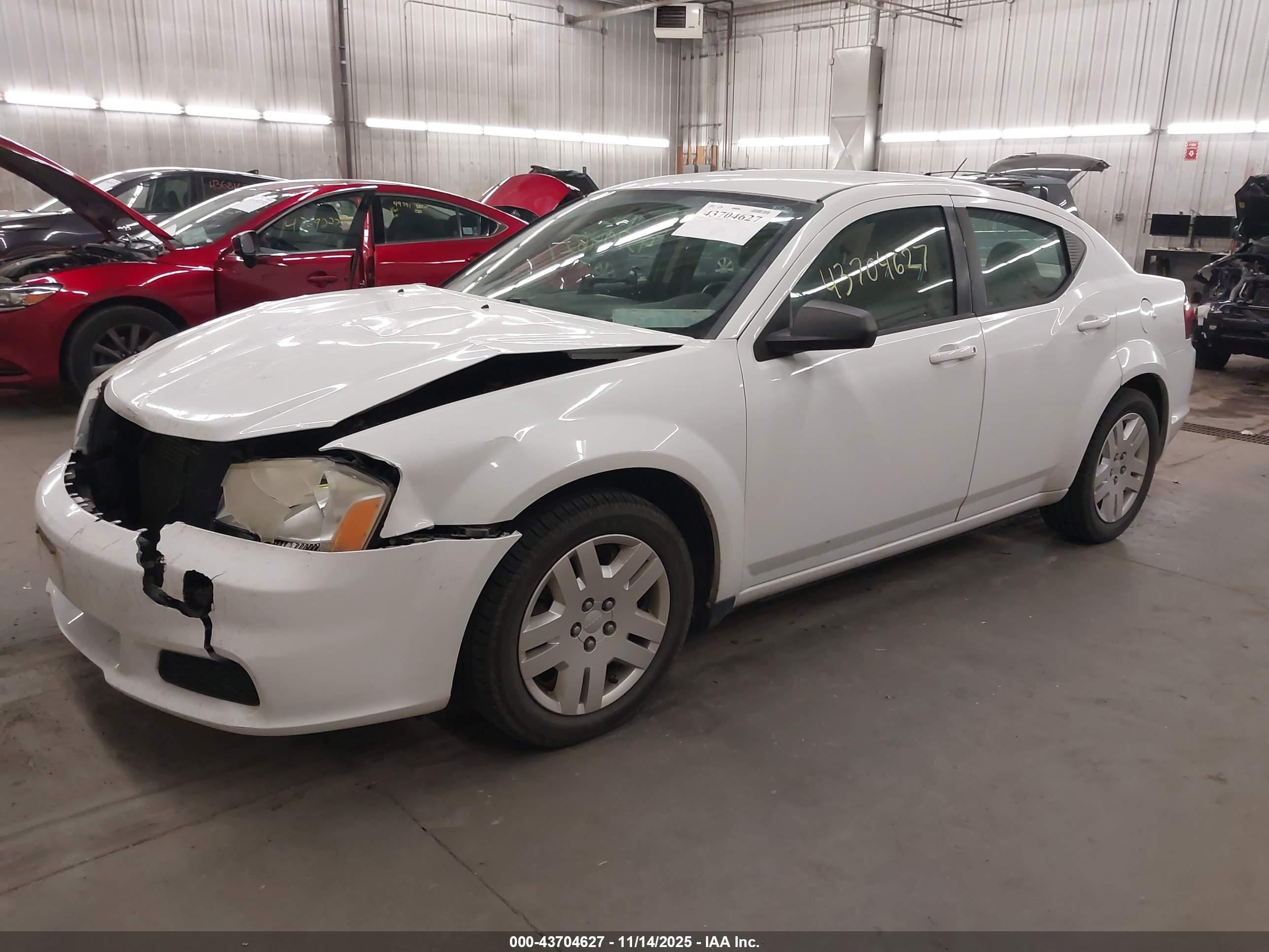 DODGE AVENGER image 2